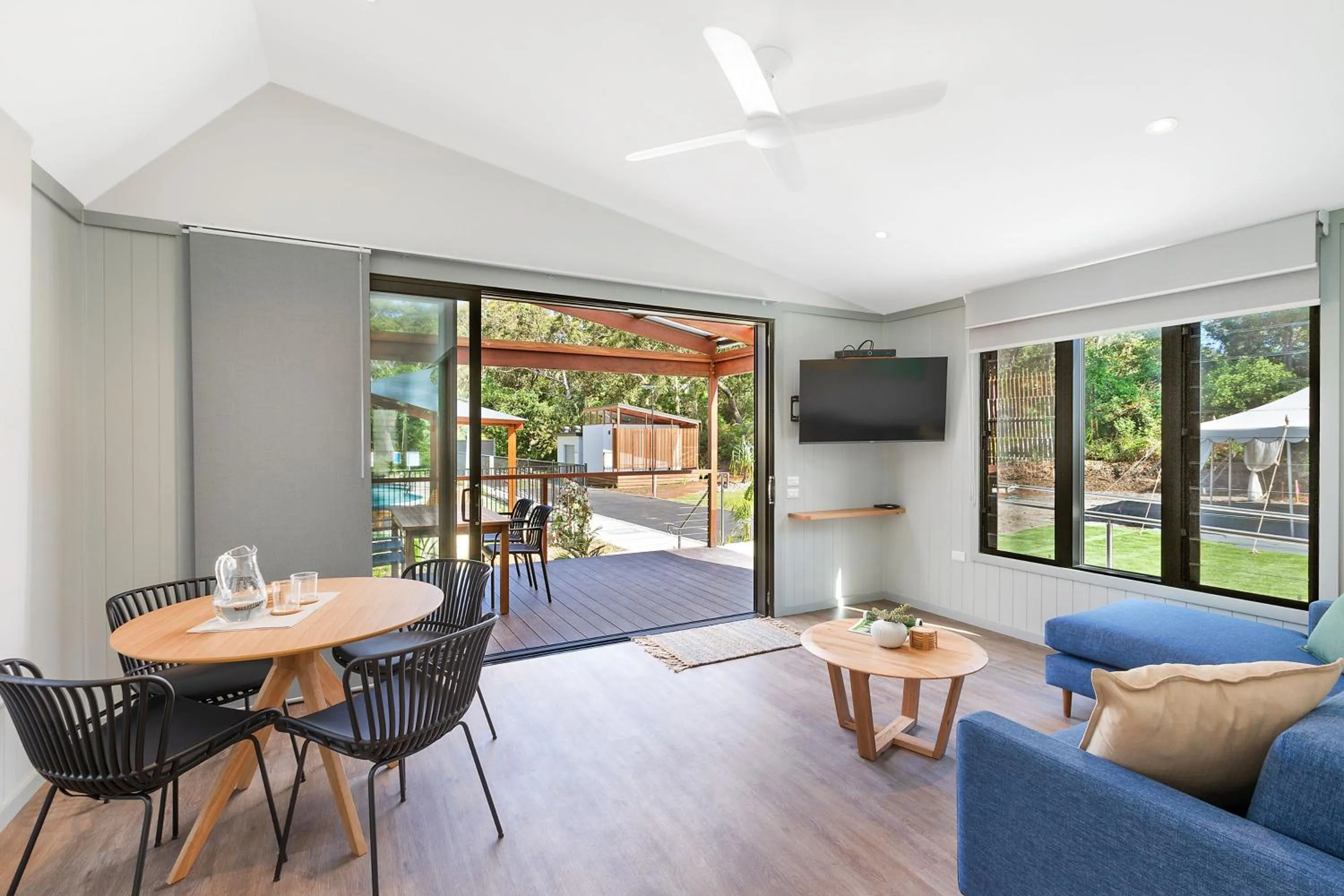 TV and multimedia in Reflections Jimmys Beach - Holiday Park