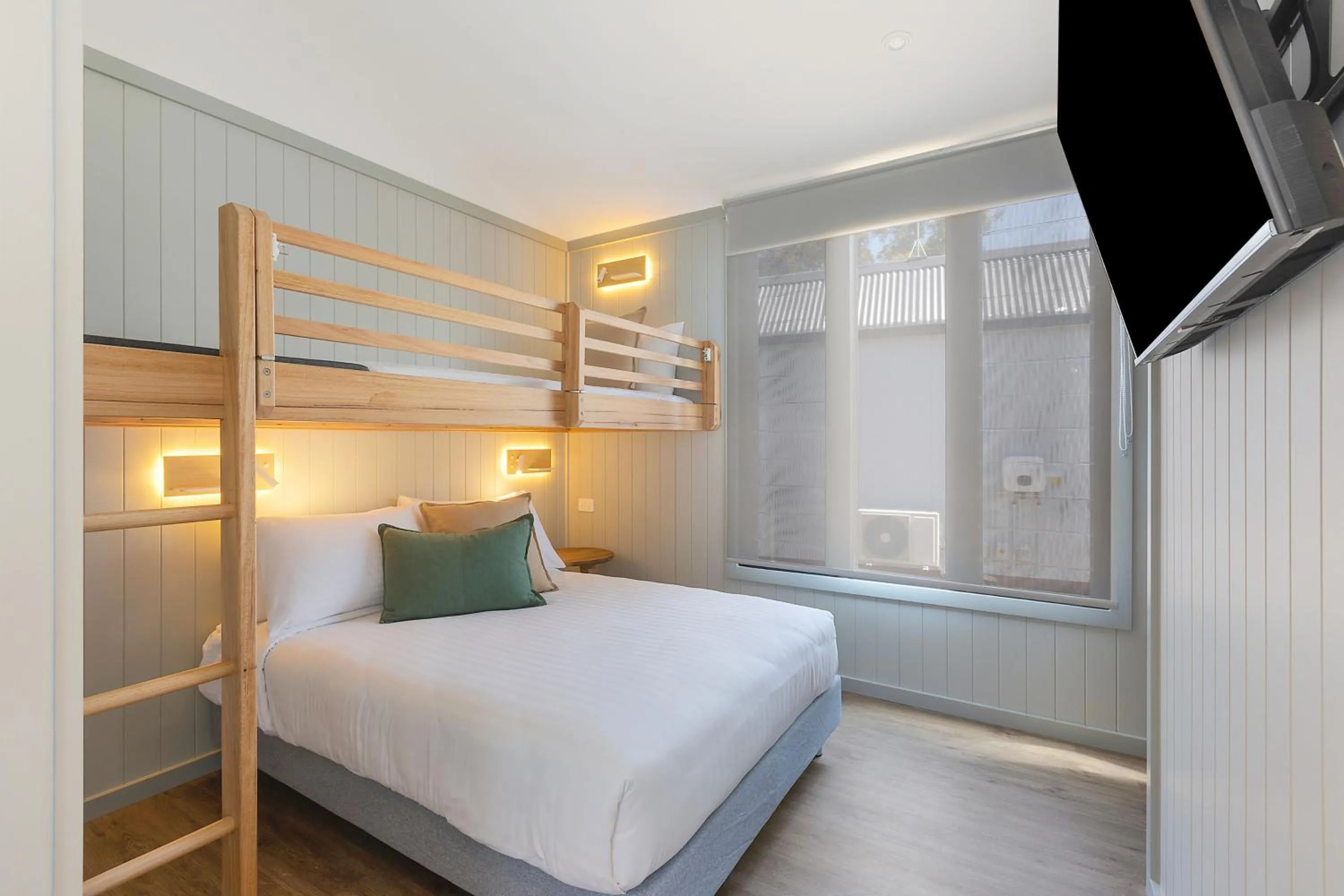 Bedroom, Bed in Reflections Jimmys Beach - Holiday Park