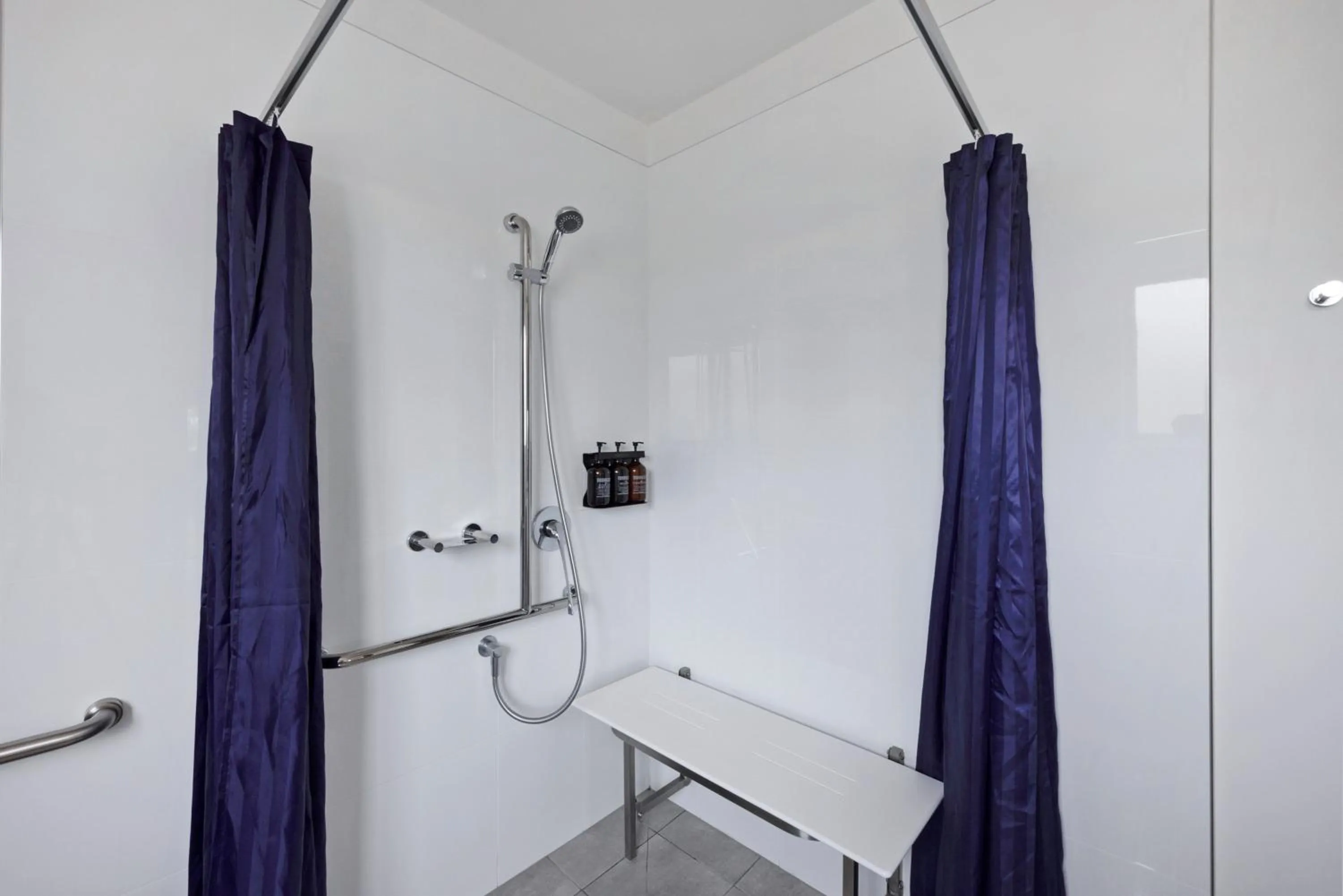 Shower in Reflections Bermagui - Holiday Park