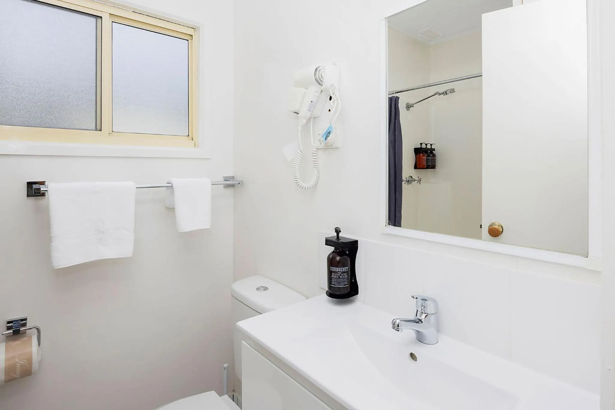 Bathroom in Reflections Eden - Holiday Park