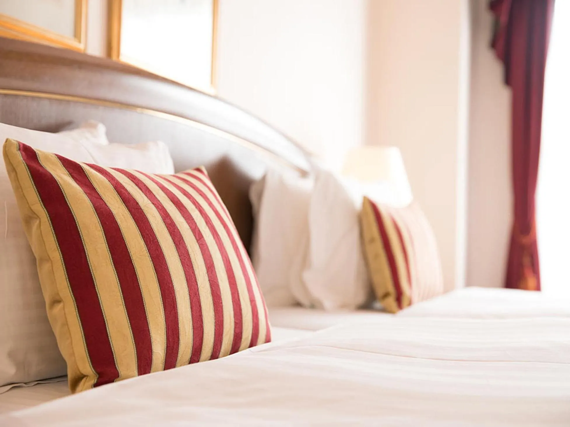 Bed in Kobe Kitano Hotel