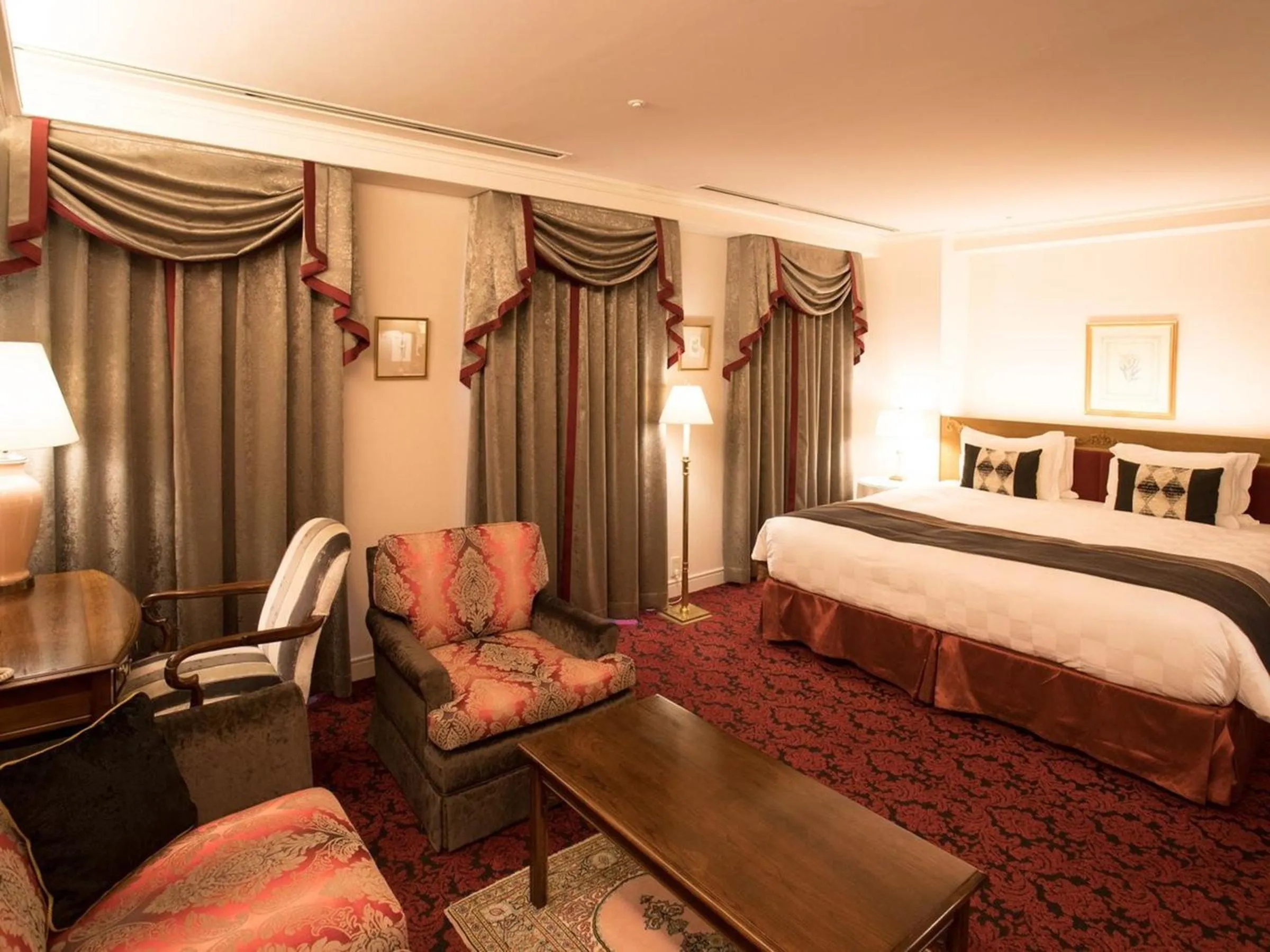 Bed in Kobe Kitano Hotel