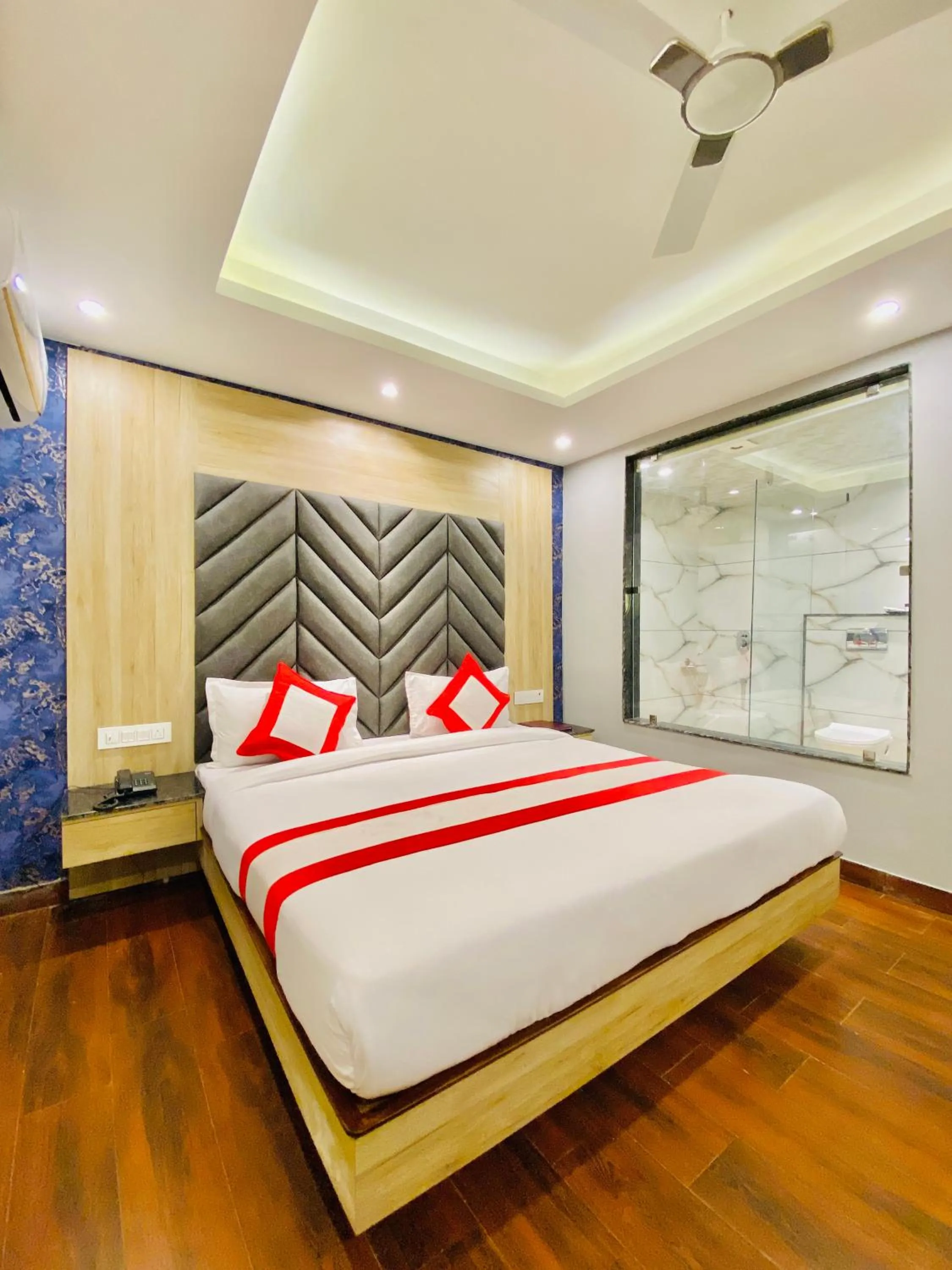 Bedroom, Bed in The Eleganza