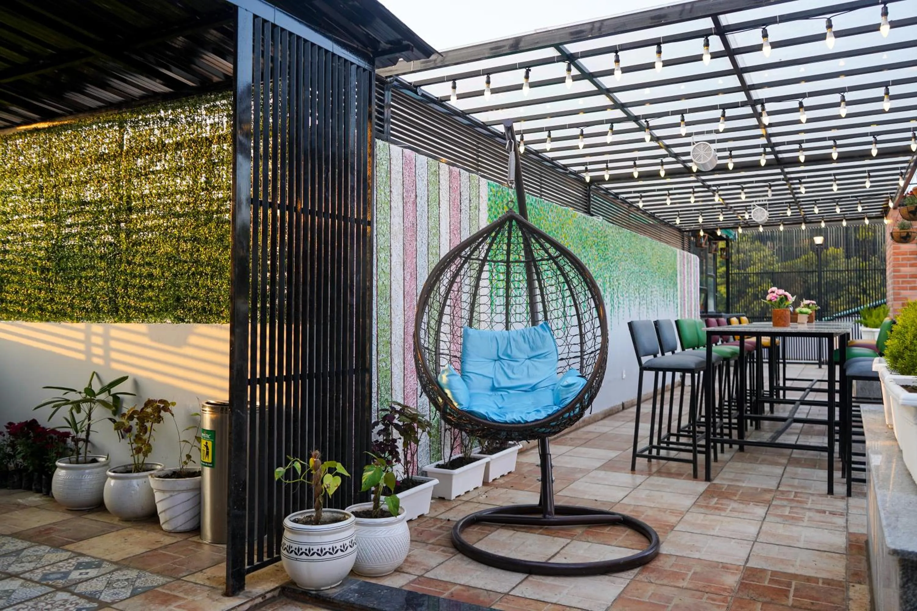 Restaurant/places to eat in The Eleganza