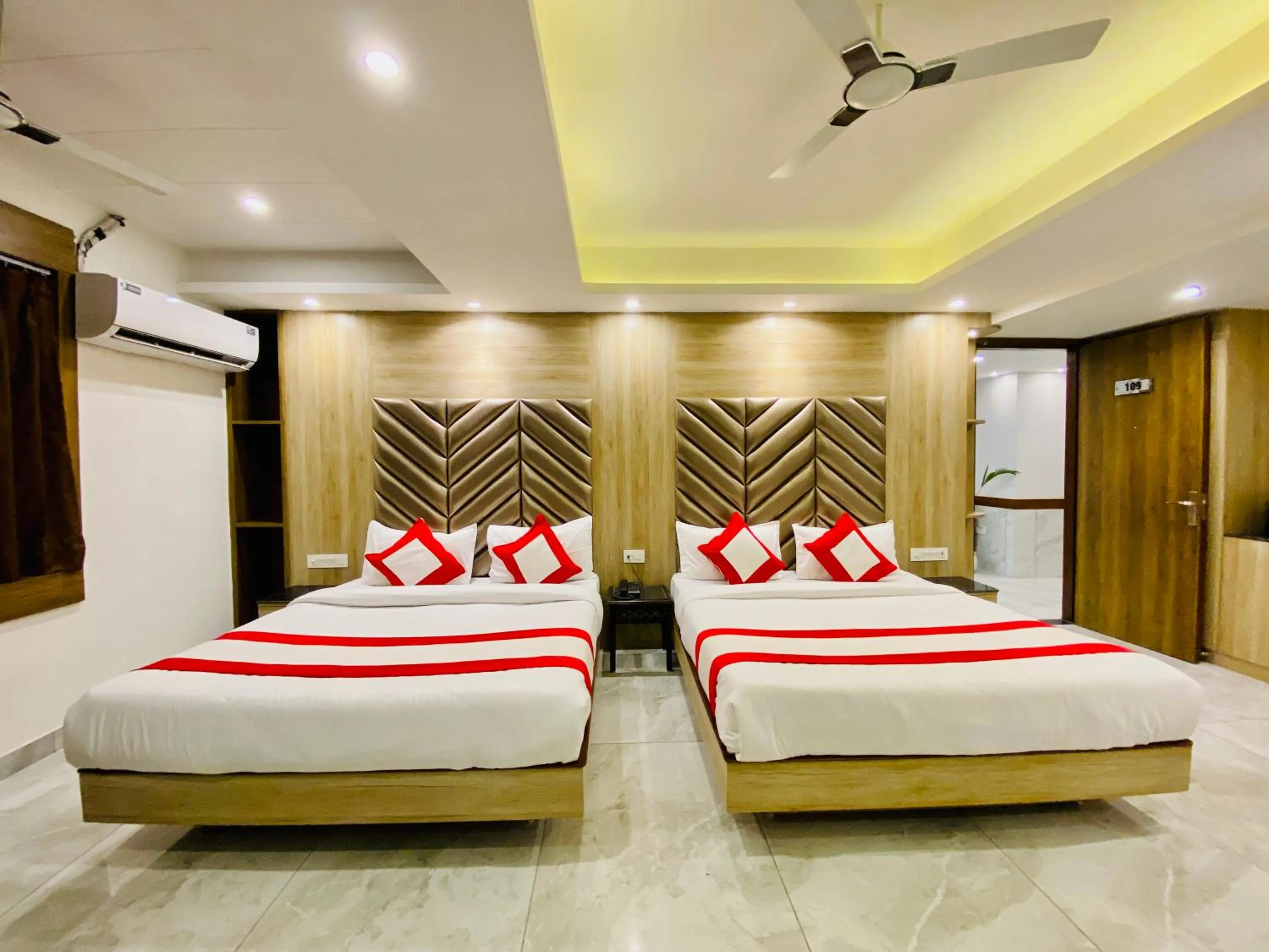 Bedroom, Bed in The Eleganza