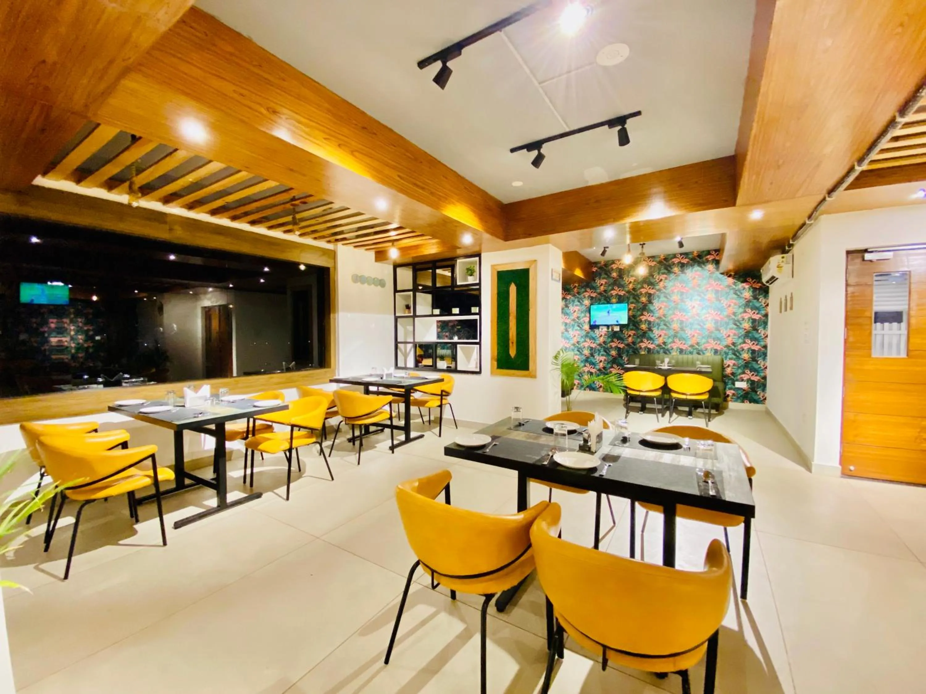 Restaurant/places to eat in The Eleganza