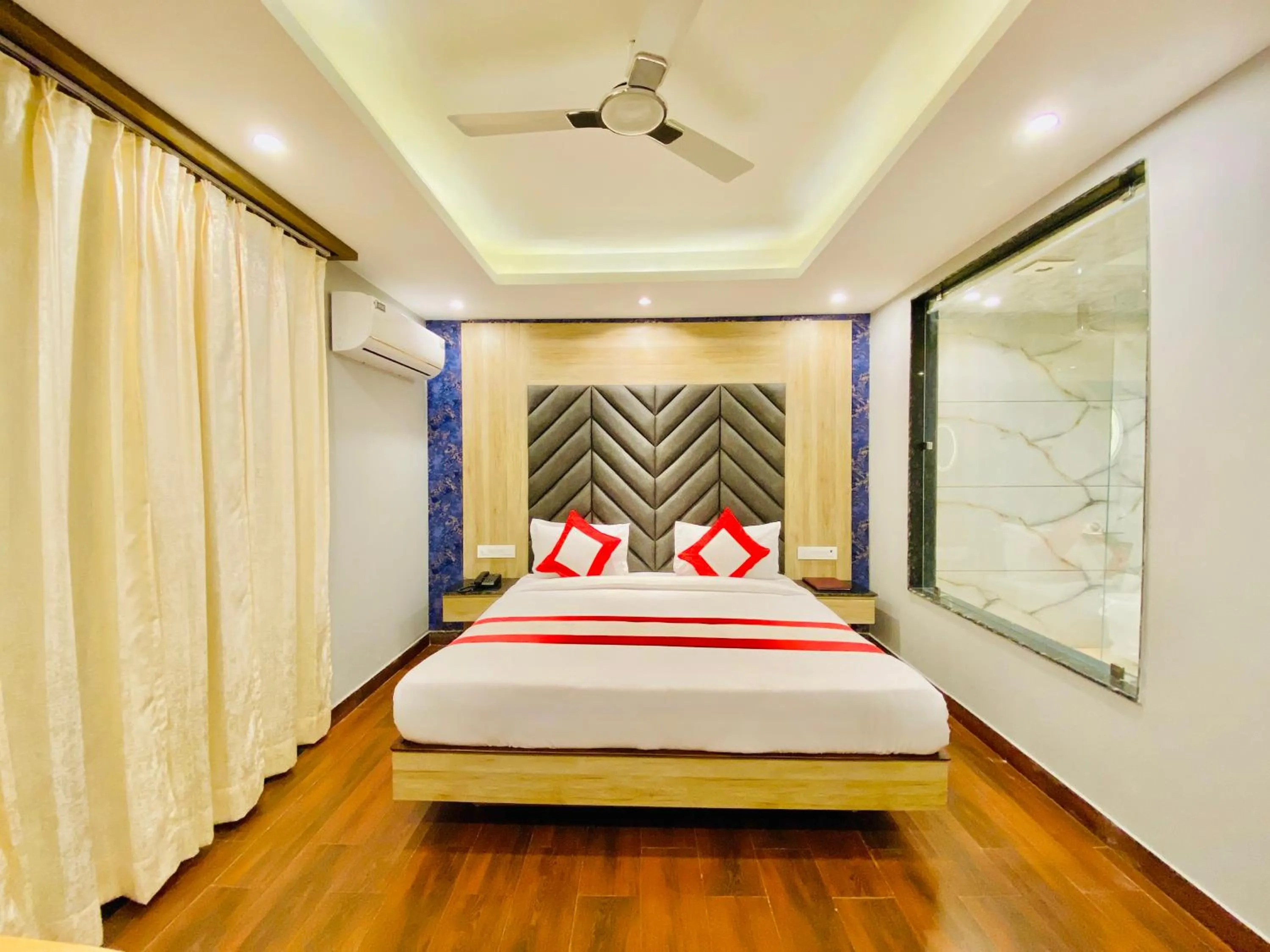 Bedroom, Bed in The Eleganza