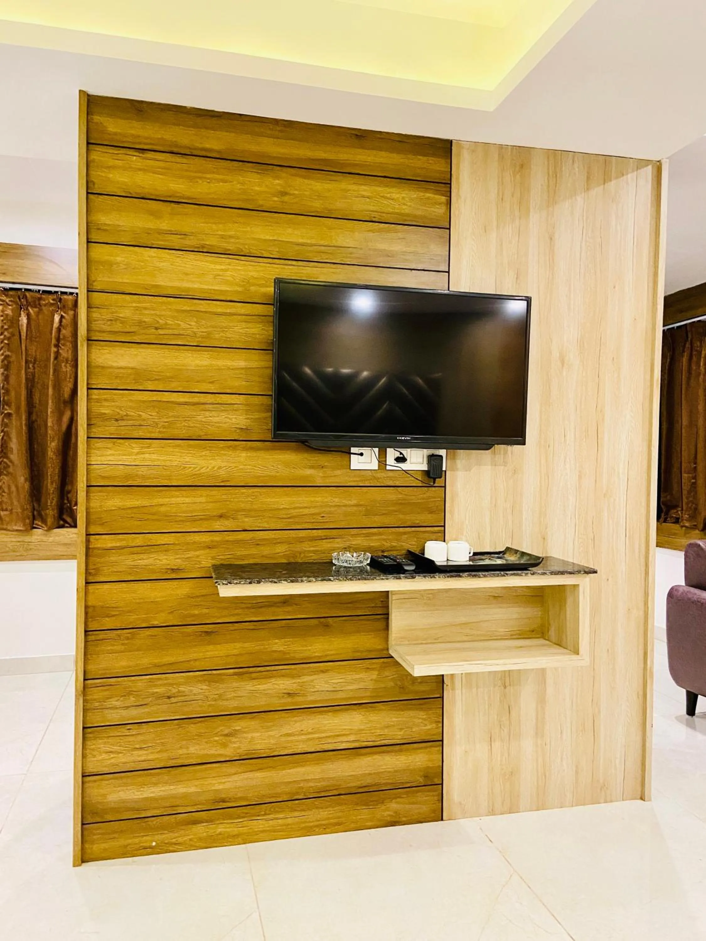 TV and multimedia in The Eleganza