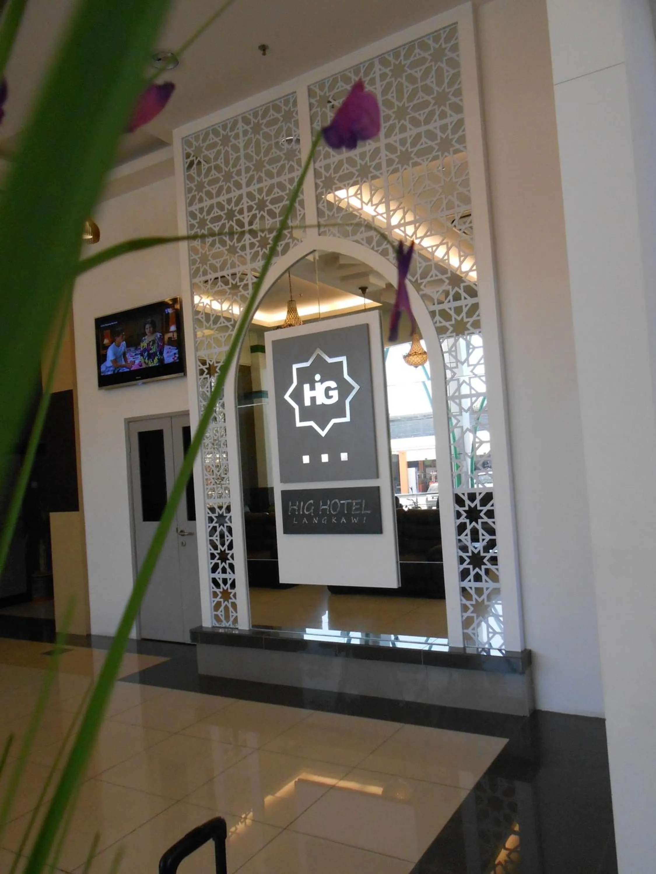 Logo/Certificate/Sign in HIG Hotel
