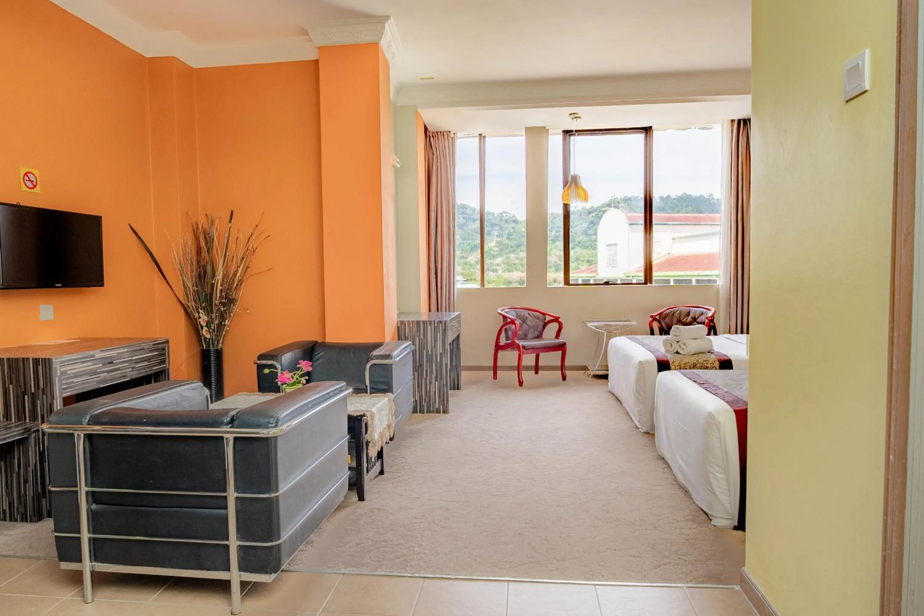 Bed in HIG Hotel & Convention