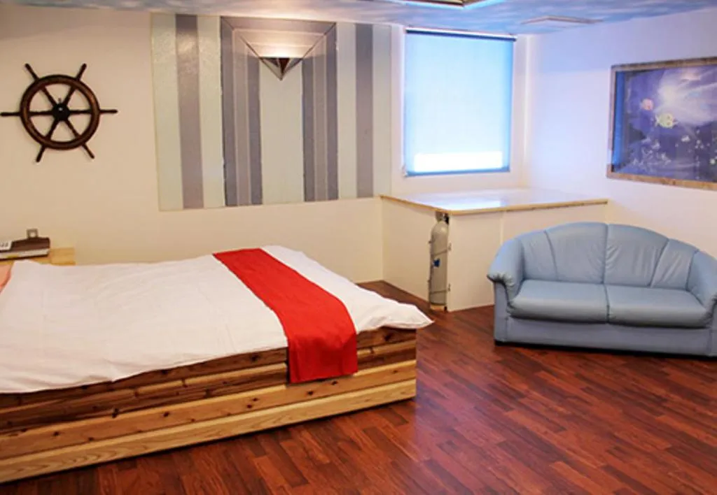 Bed in Sea Queen Kainan