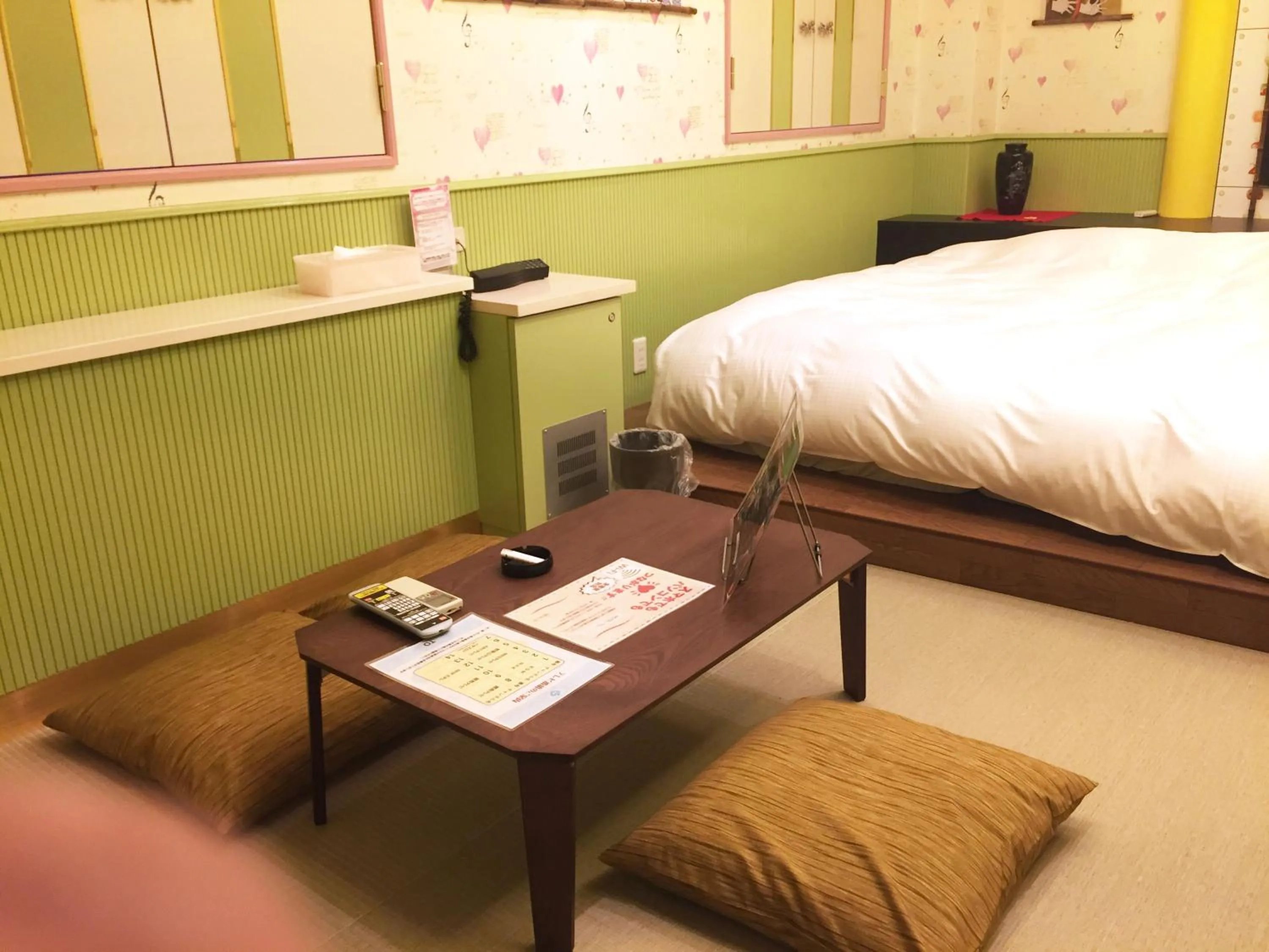 Photo of the whole room, Bed in Hotel TO