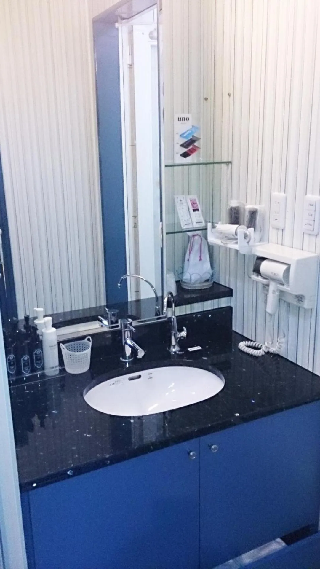 Bathroom in Hotel TO