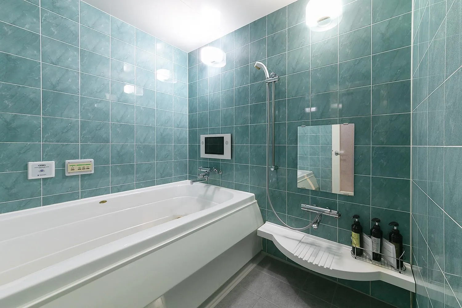 Bathroom in Hotel TO