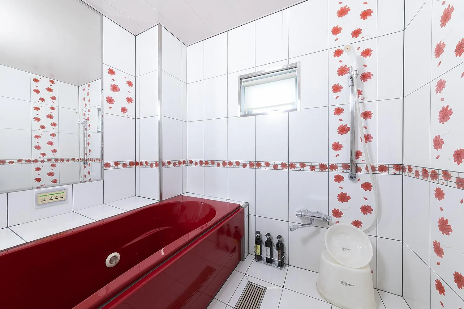 Bathroom in Hotel TO