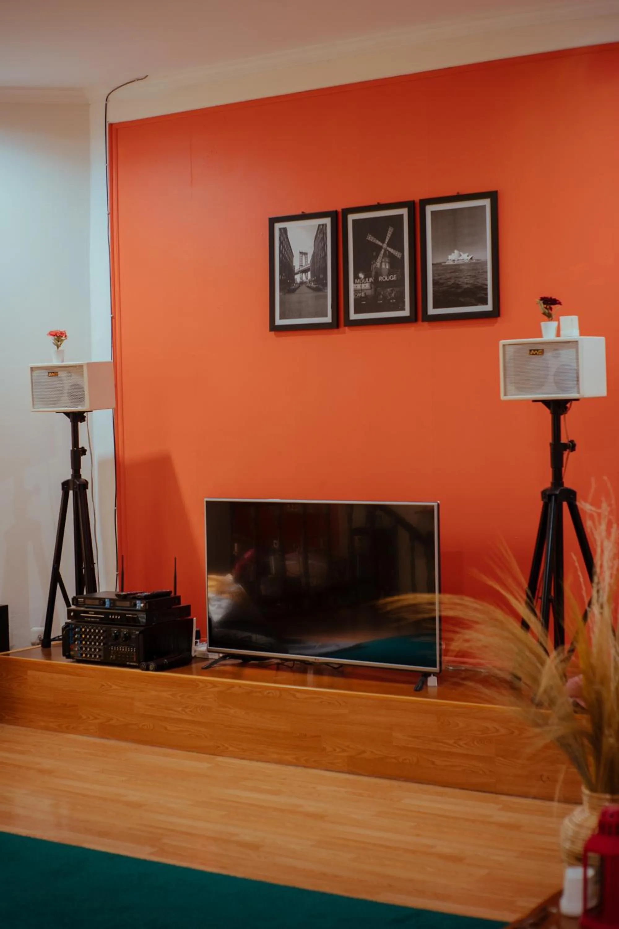 Communal lounge/ TV room in Roemah Renjana Bandung