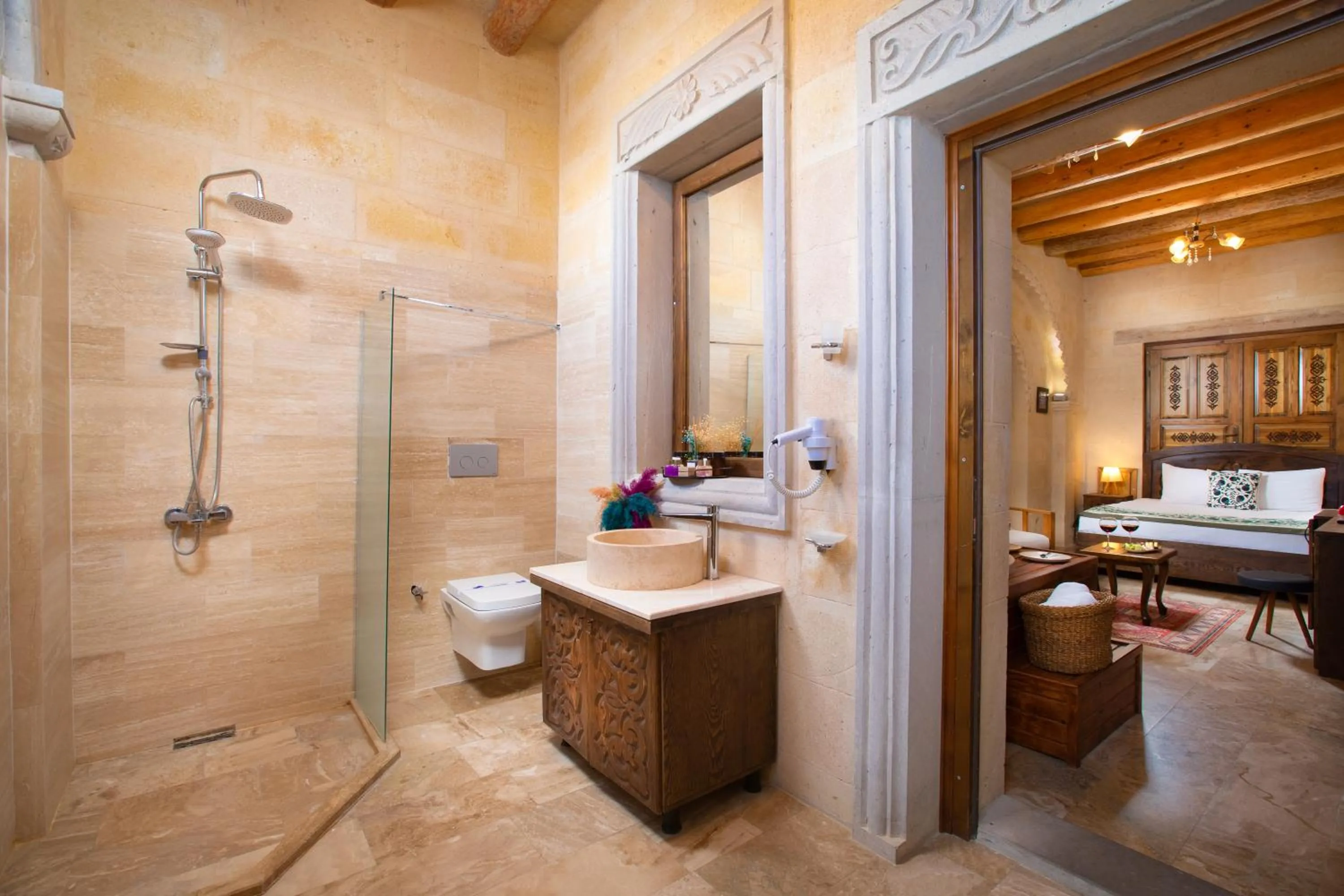 Shower in Simera in Cappadocia - Special Class - Best View Rooftop