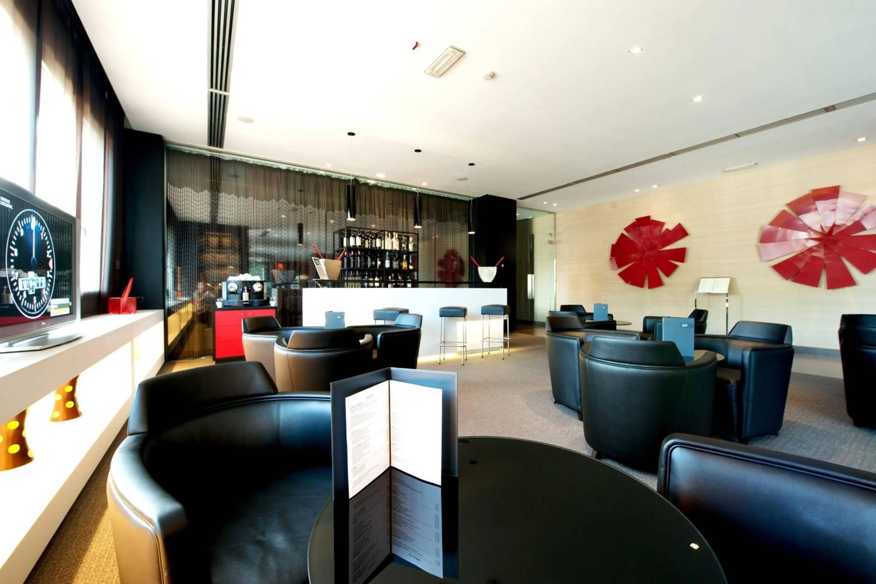 Lounge or bar in AC Hotel Padova by Marriott