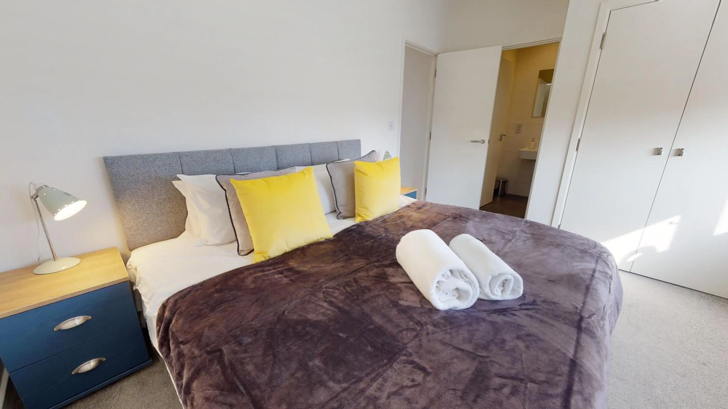 Other, Bed in Luxury Apartment - Town Centre North Stevenage