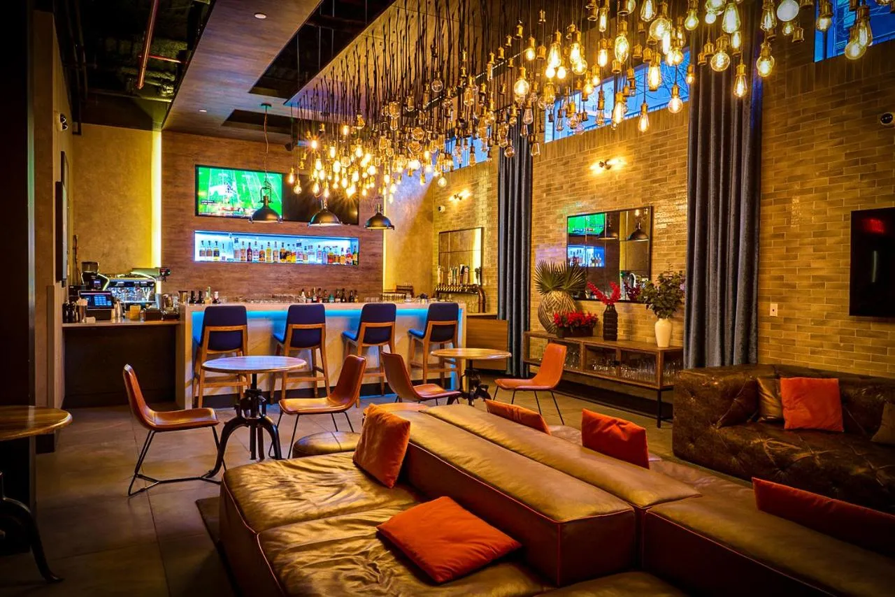 Restaurant/places to eat in 42 Hotel Williamsburg