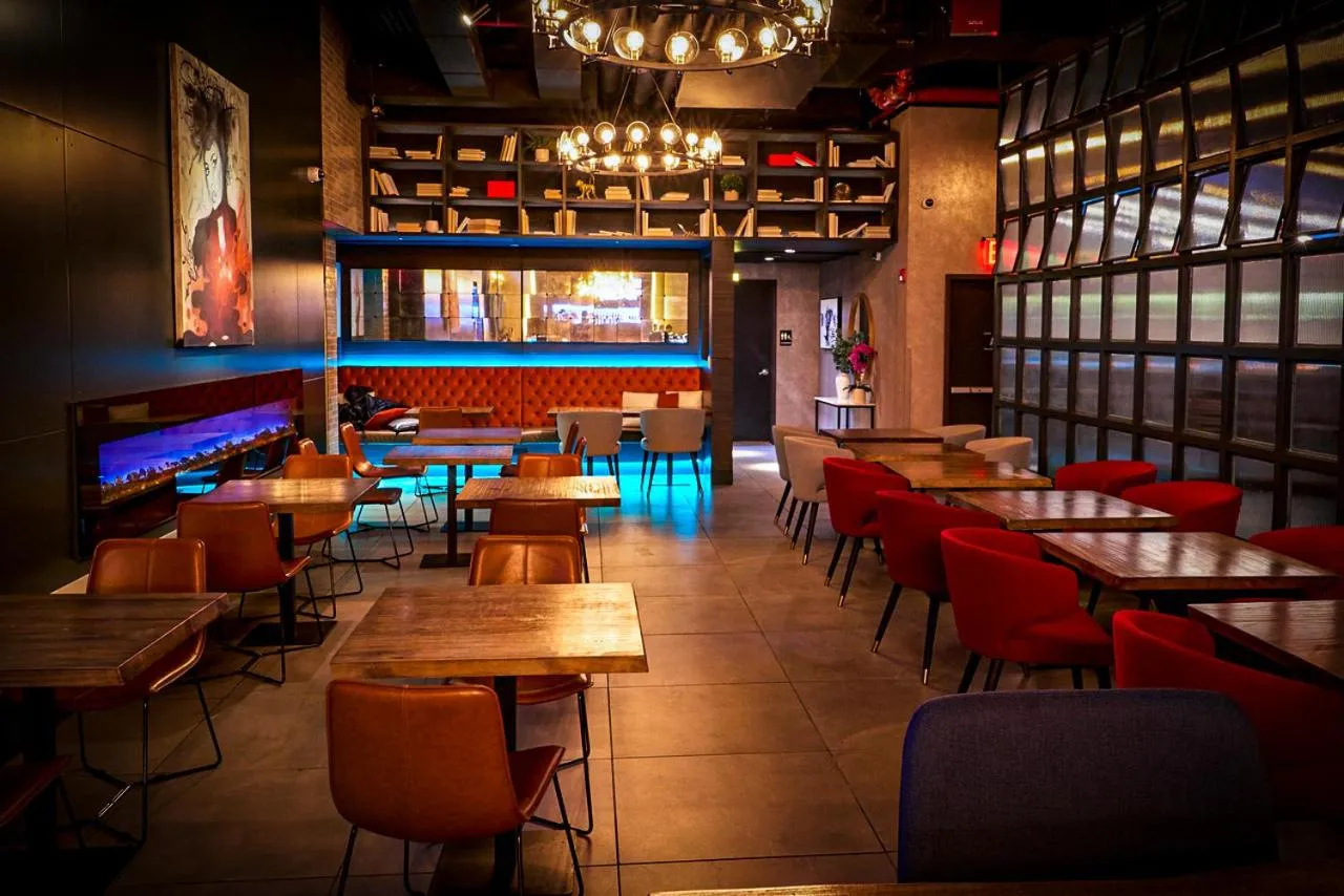 Restaurant/places to eat in 42 Hotel Williamsburg