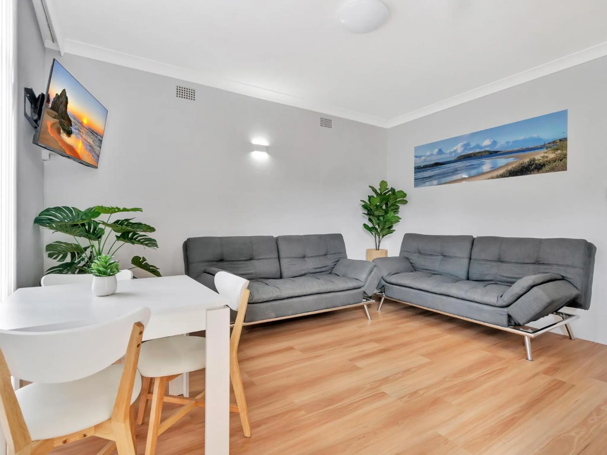 Seating area in Surf Beach Motel Coffs