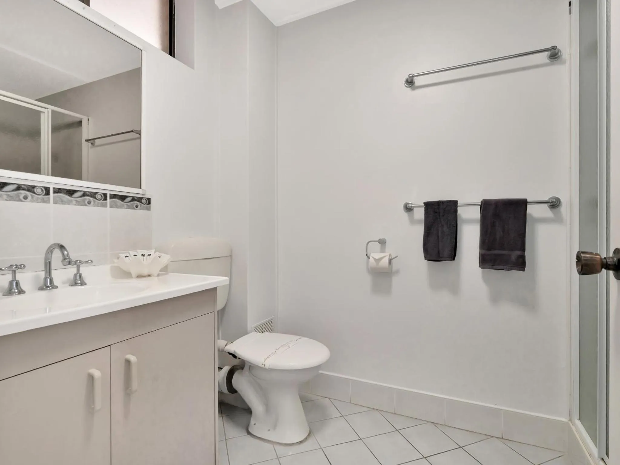 Bathroom in Surf Beach Motel Coffs