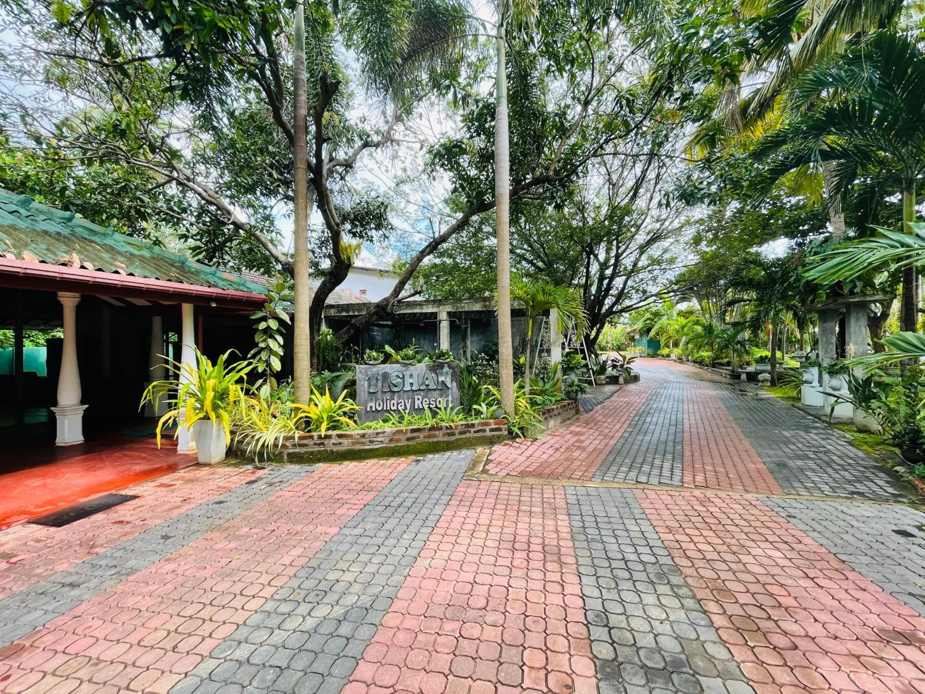 Tishan Holiday Resort