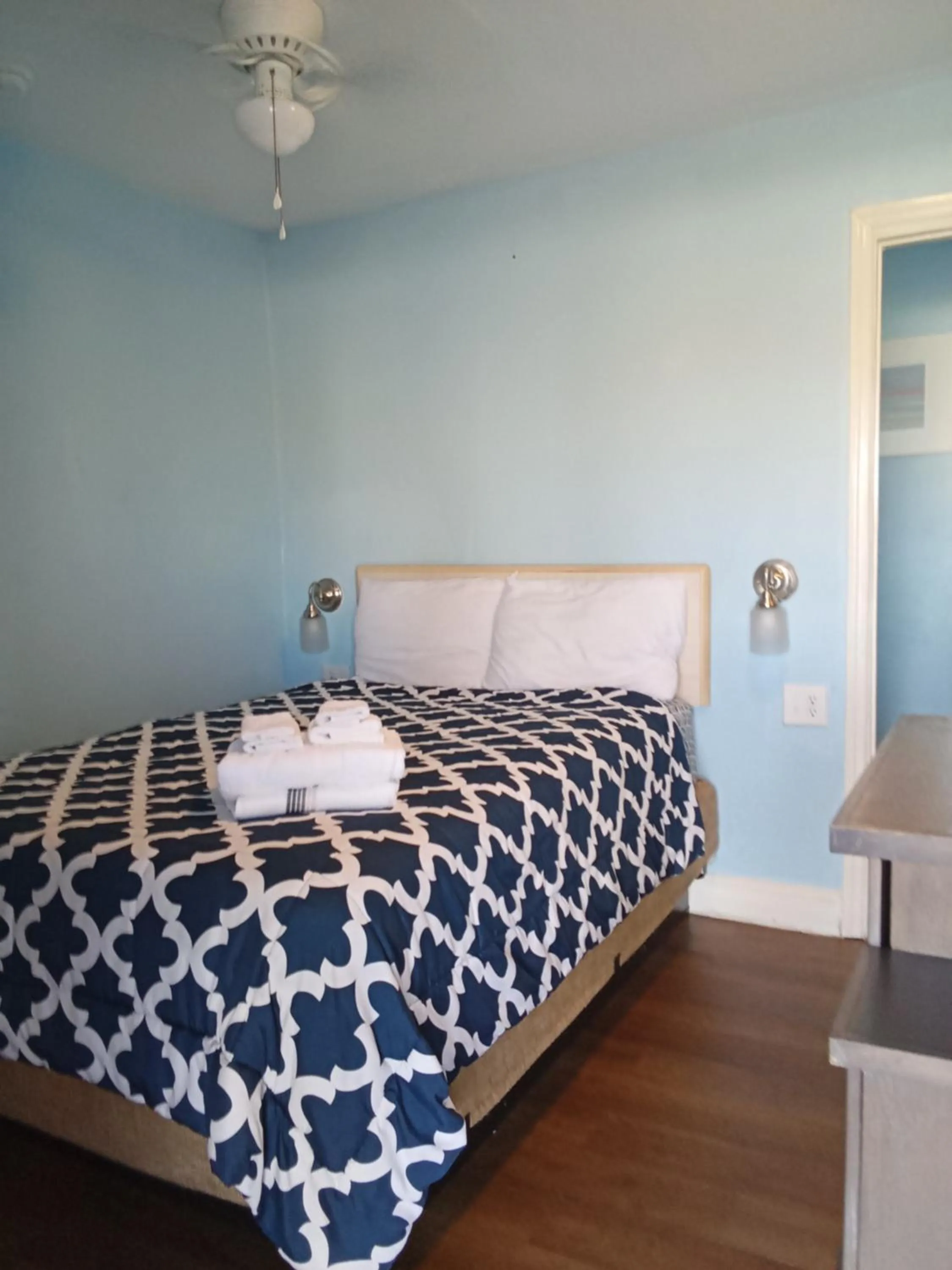 Bed in Budget Inn of Sebring