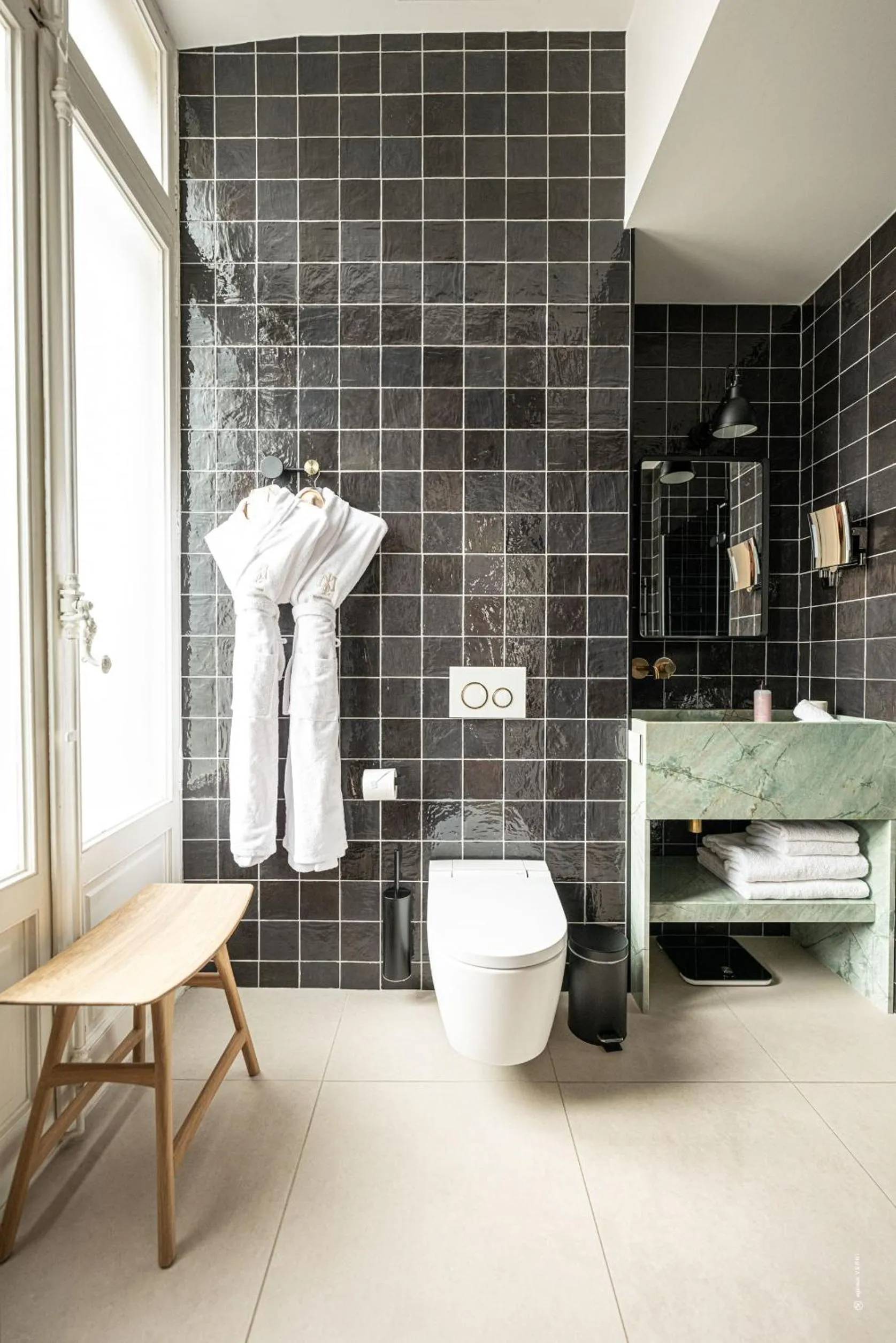 Shower in Hôtel Le Mosaïque