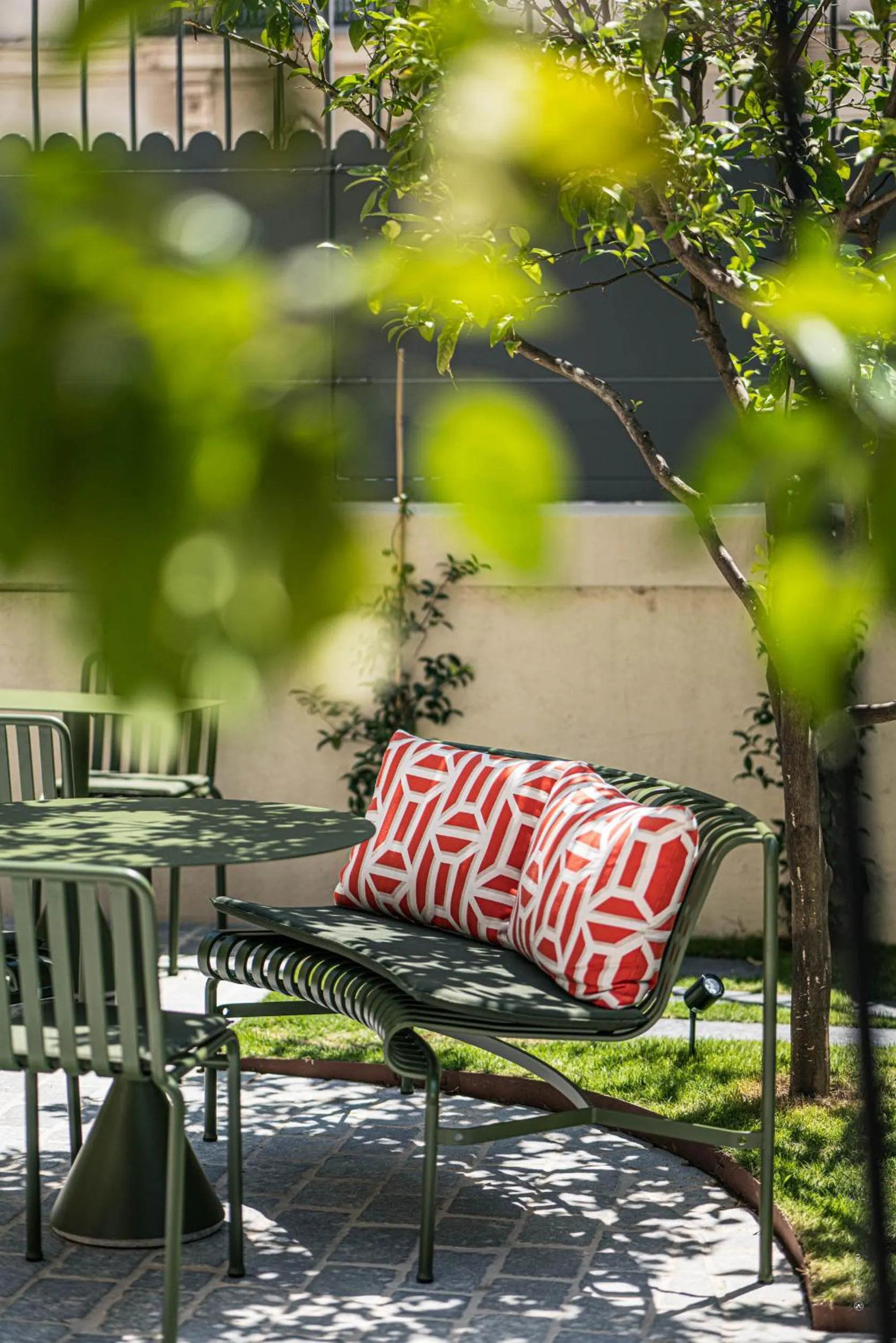 Patio in Hôtel Le Mosaïque