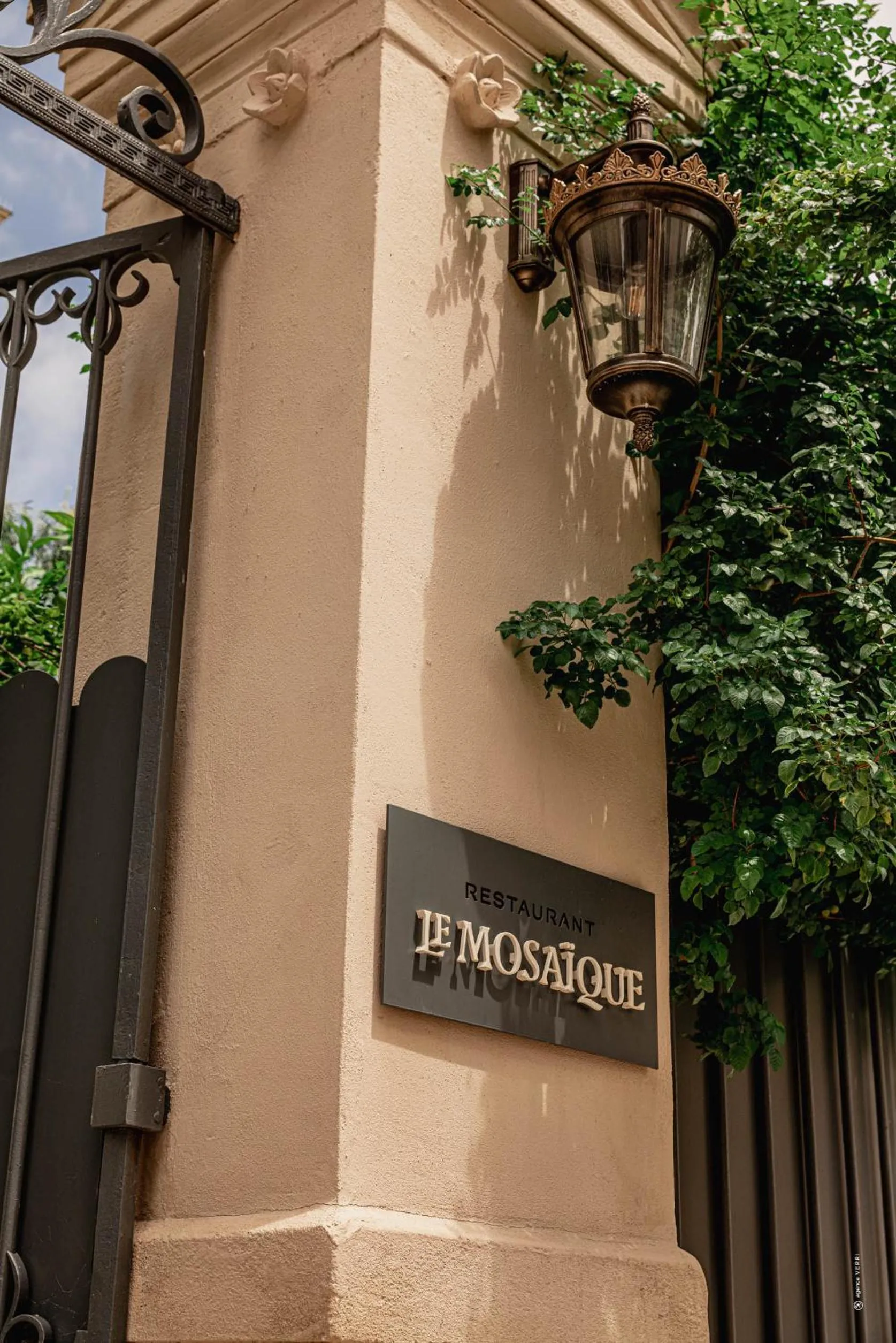 Garden in Hôtel Le Mosaïque