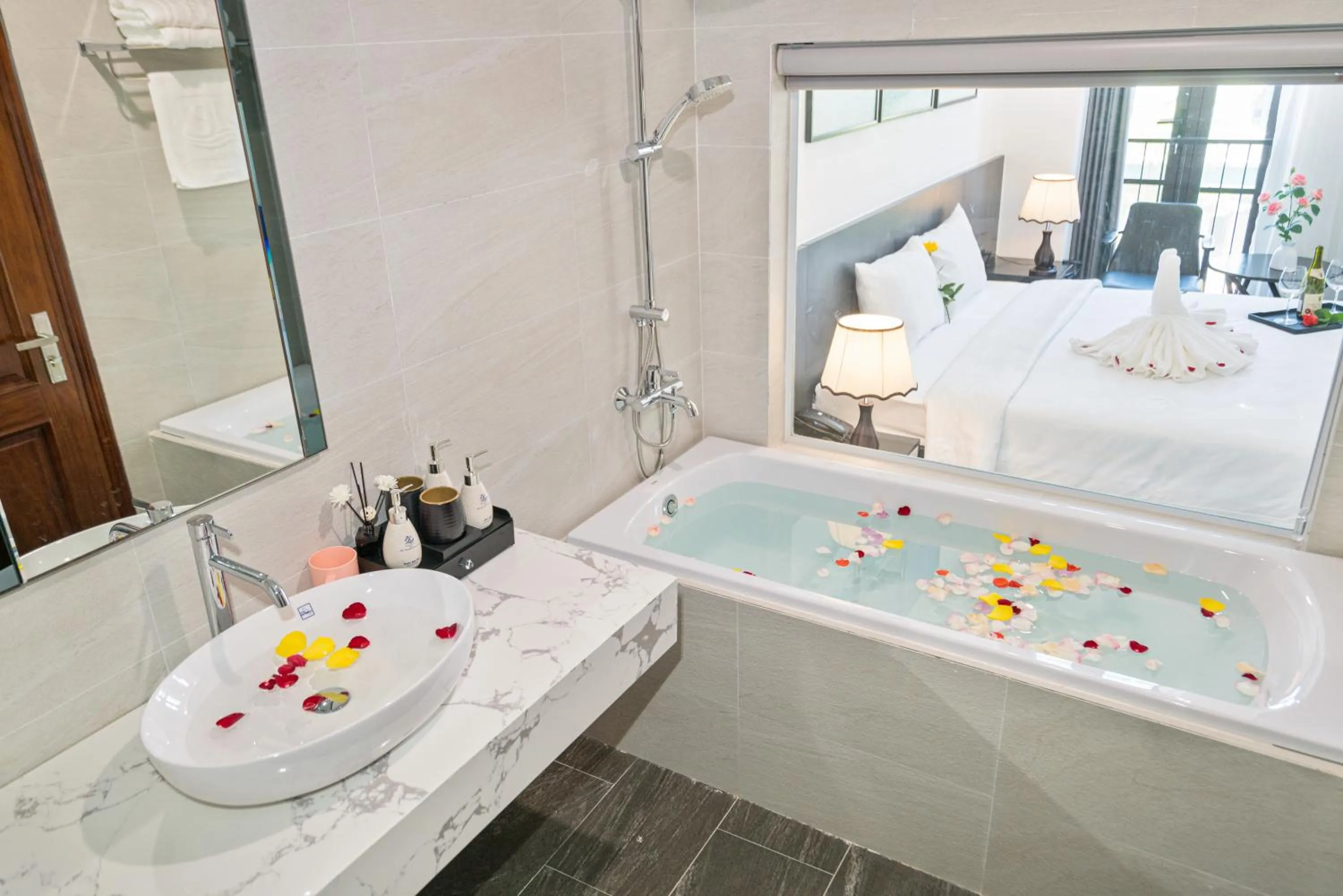 Bathroom, Bed in The Enchanted Ha Long Hotel