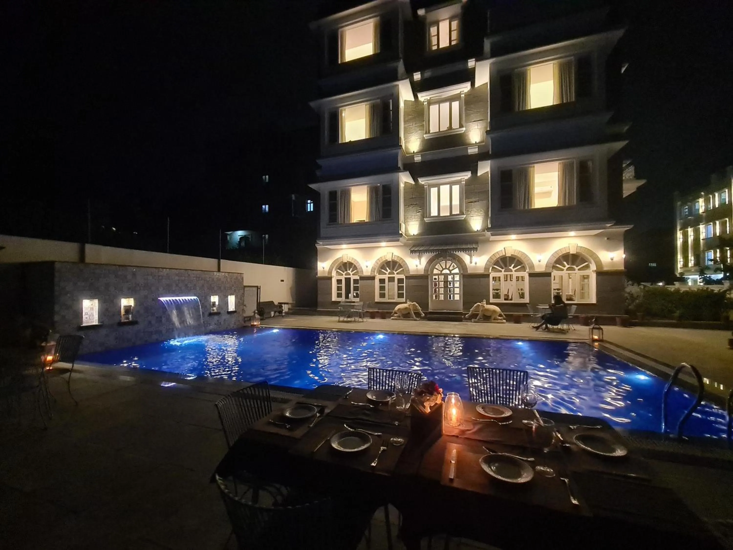 Swimming pool in Boheda Manor - Luxury Retreat