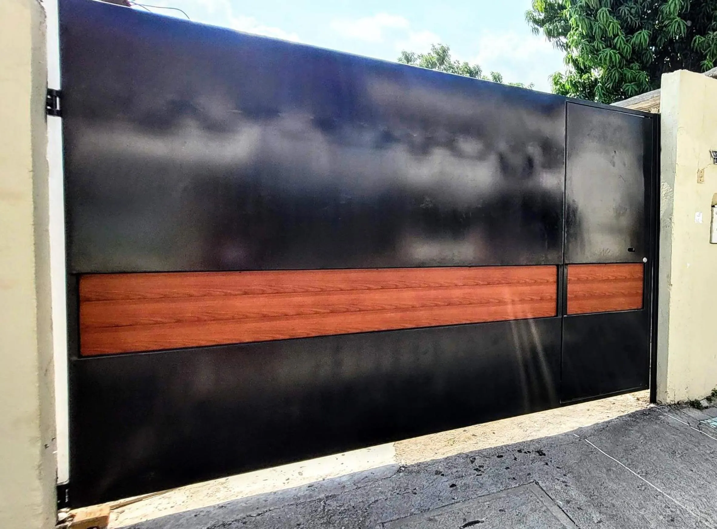 Parking in Doña Adelina House