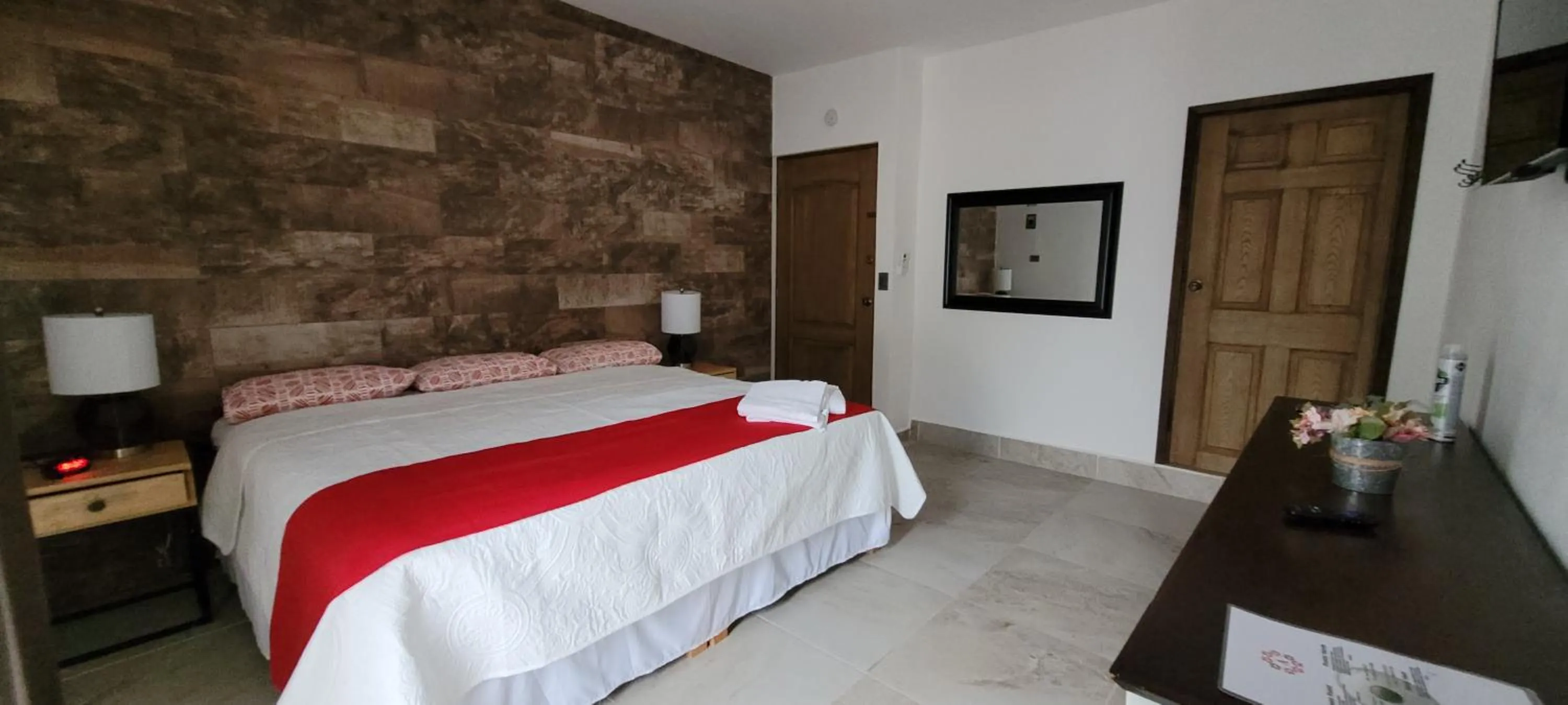 Photo of the whole room, Bed in Doña Adelina House