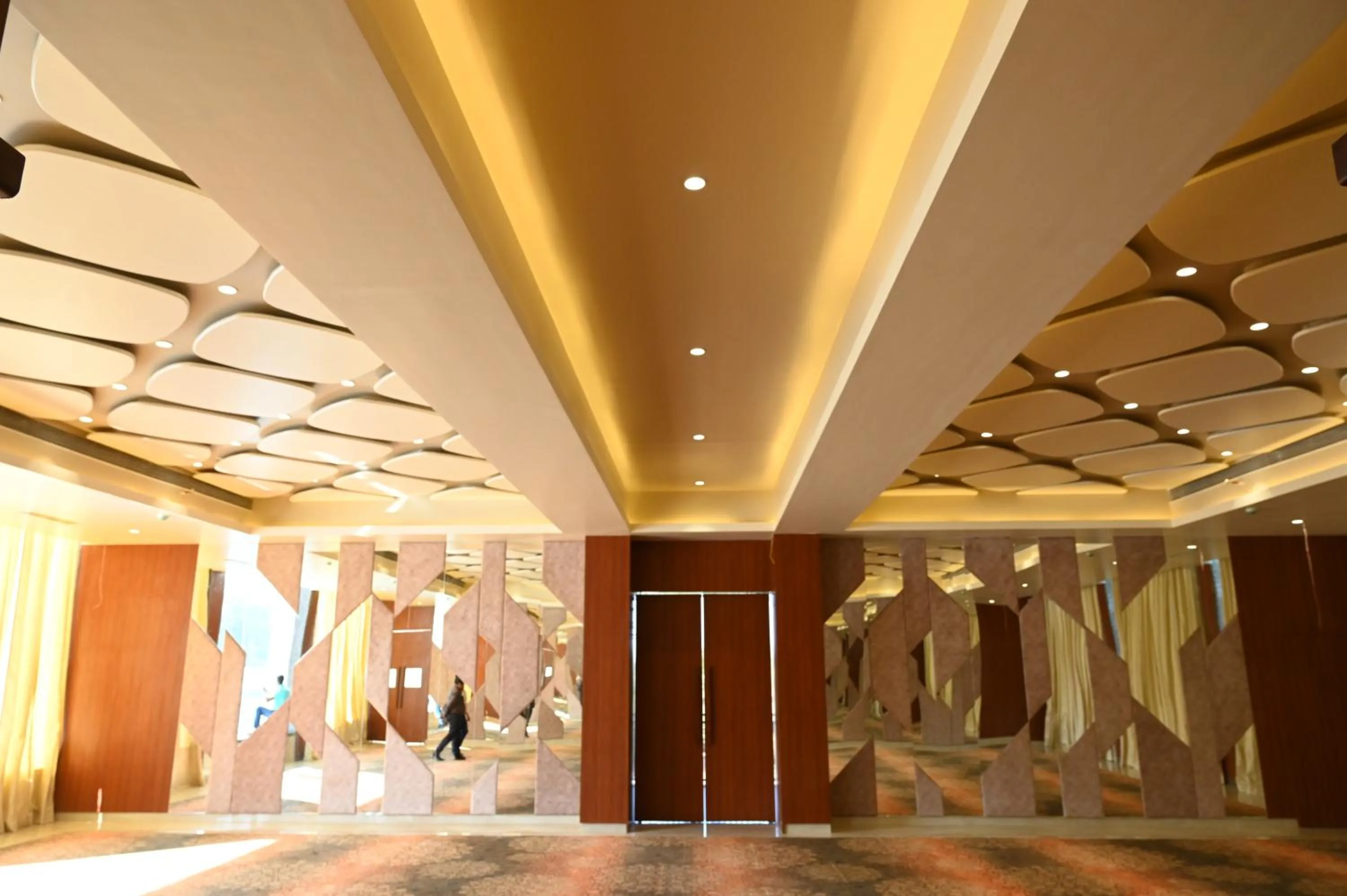 Banquet/Function facilities in HOTEL MAKHAN VIHAR