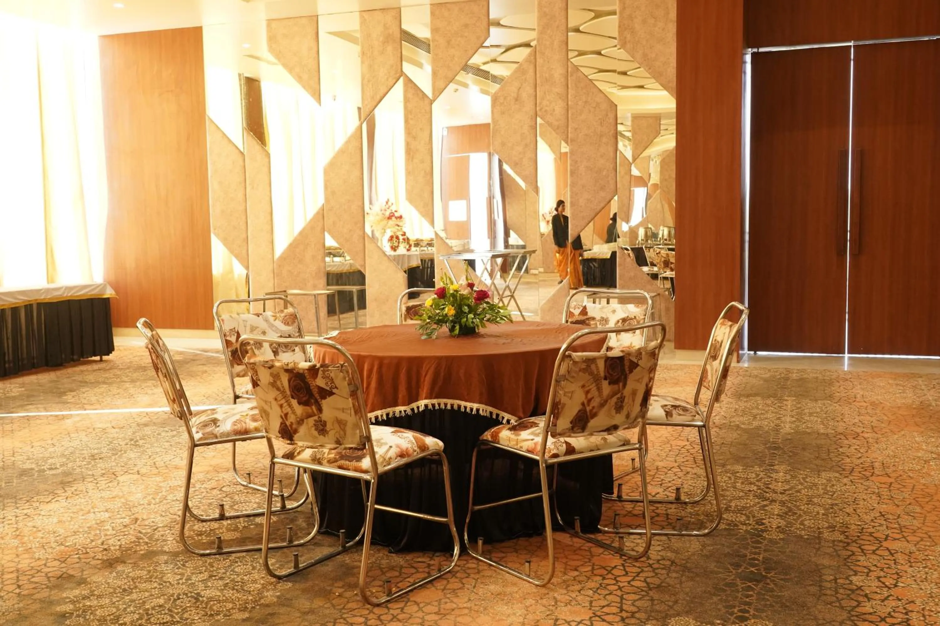 Banquet/Function facilities in HOTEL MAKHAN VIHAR