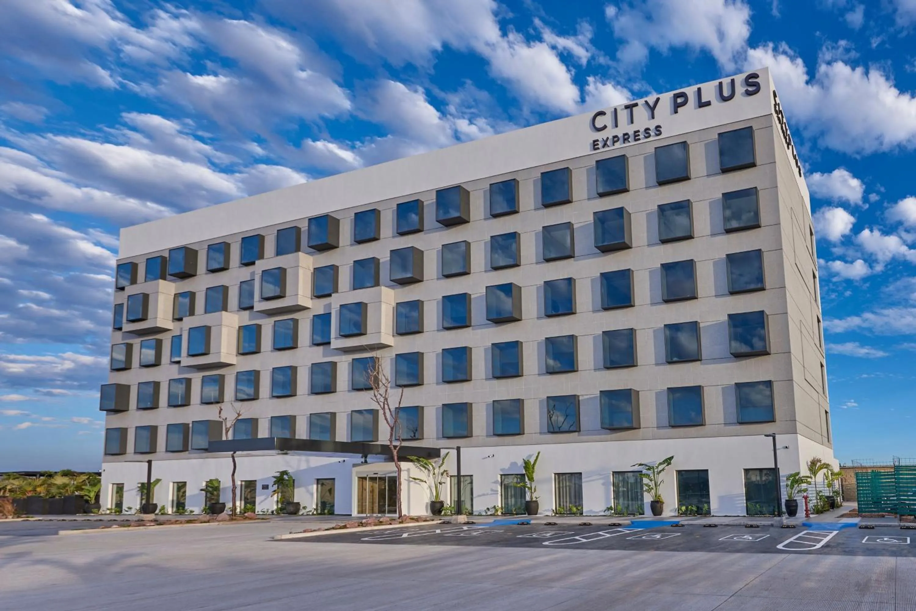 Property building in City Express Plus by Marriott Mazatlan