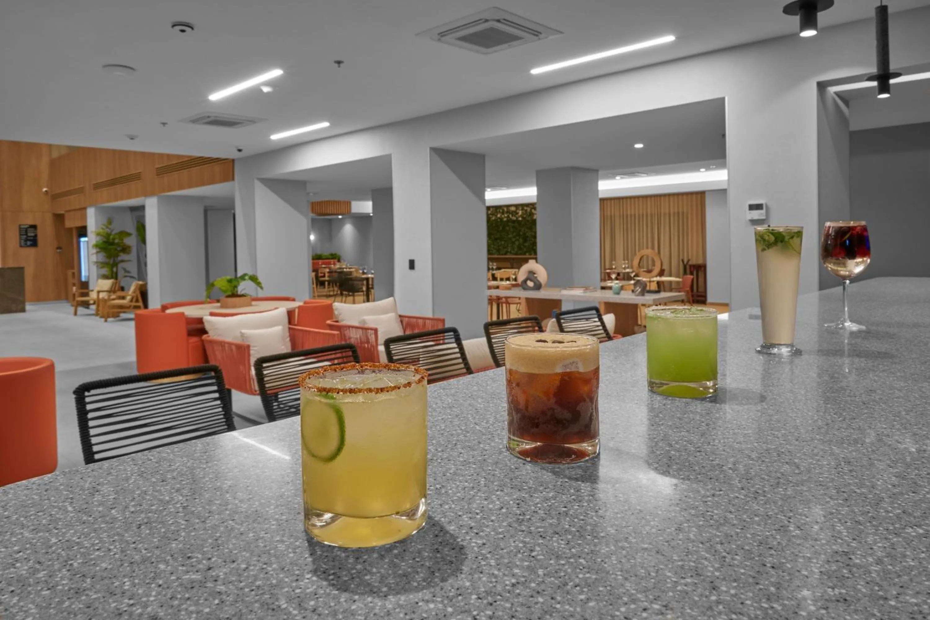 Lounge or bar in City Express Plus by Marriott Mazatlan