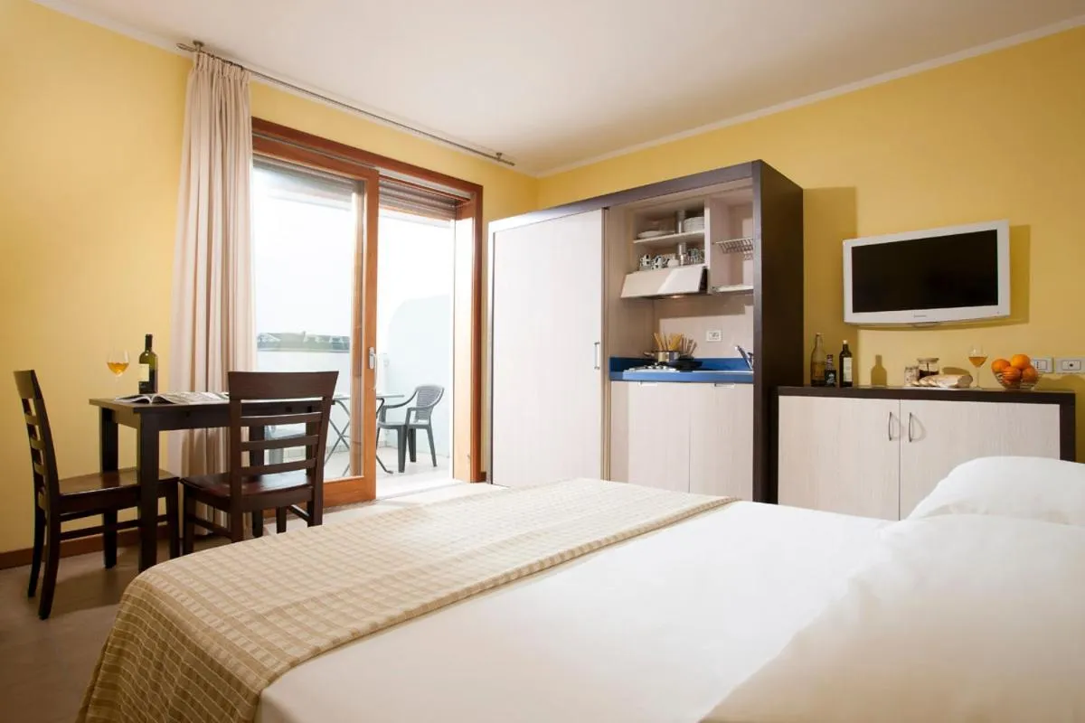 Kitchen or kitchenette, Bed in Il Teatro