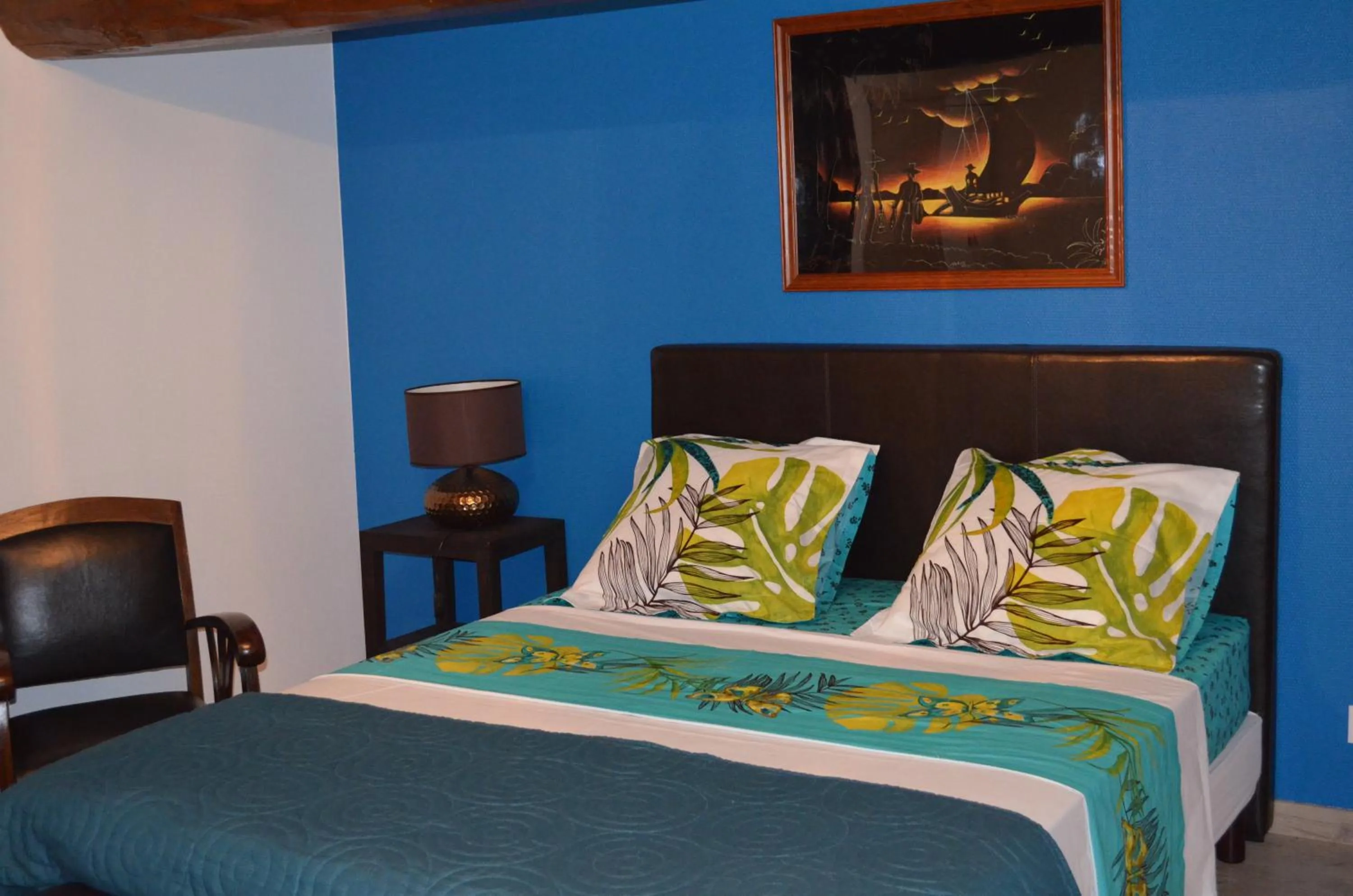 Decorative detail, Bed in La Fontenelle Chambres d'Hôtes