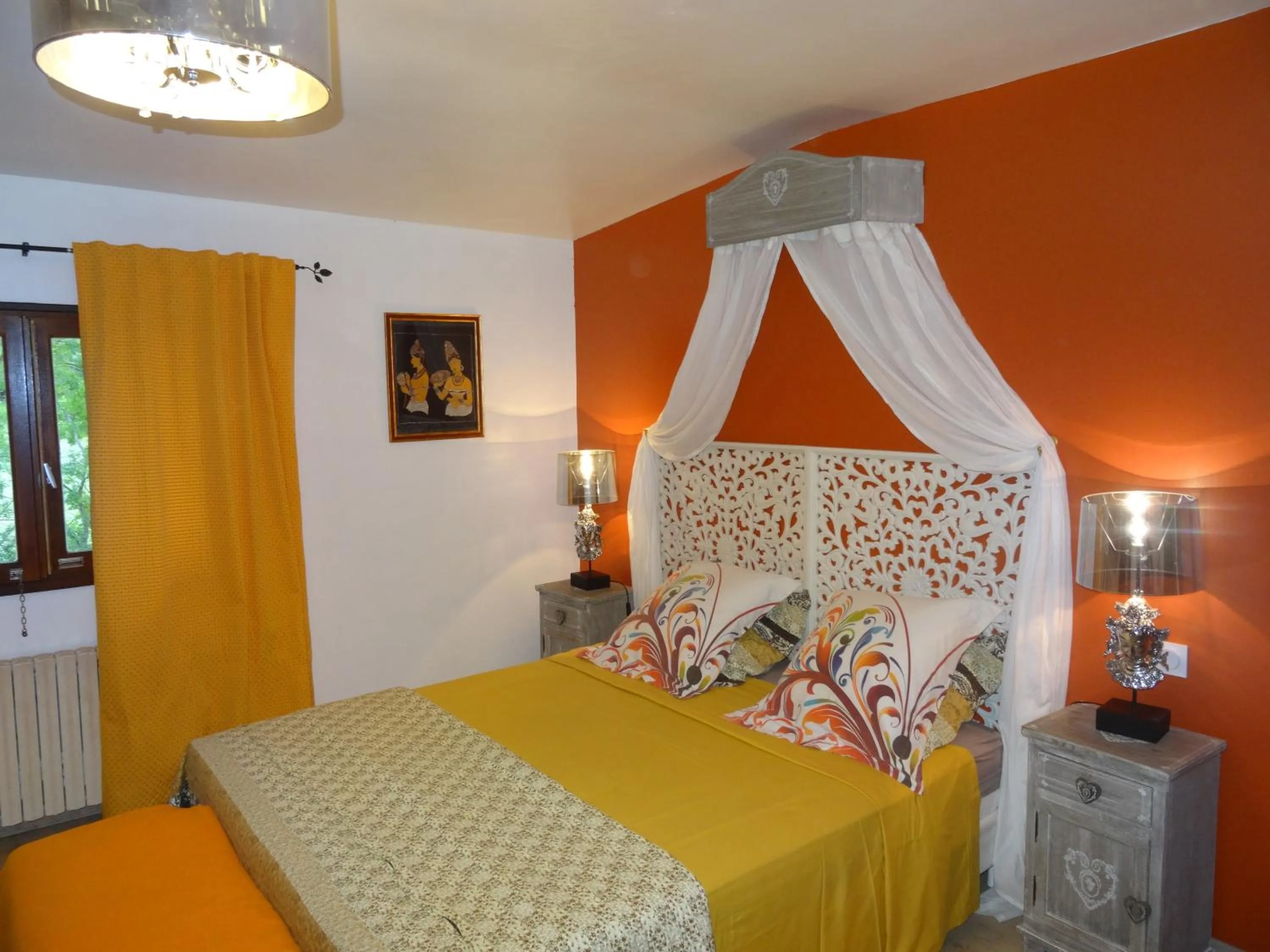 Decorative detail, Bed in La Fontenelle Chambres d'Hôtes