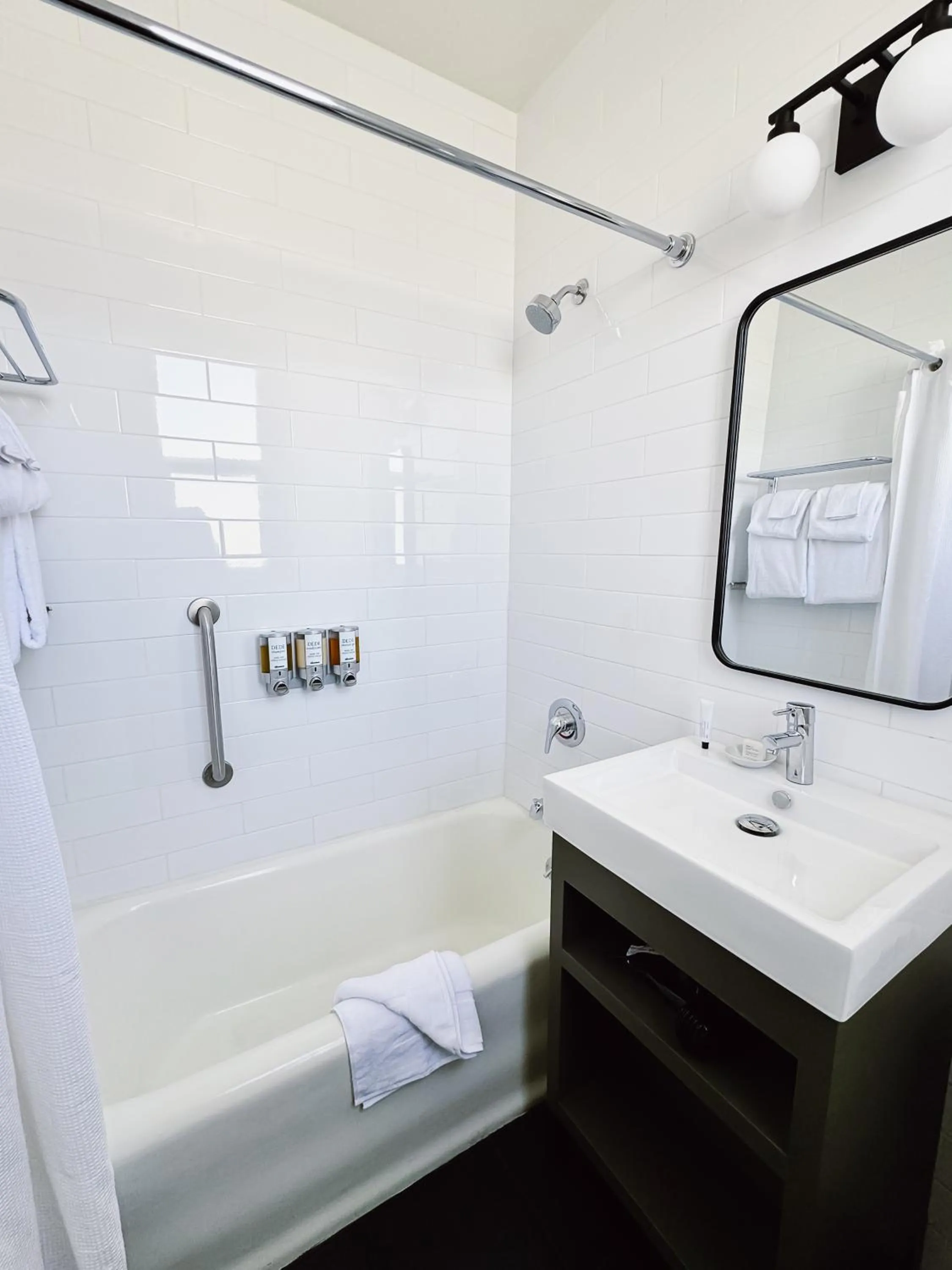 Shower in FOUND Hotel Carlton, Nob Hill