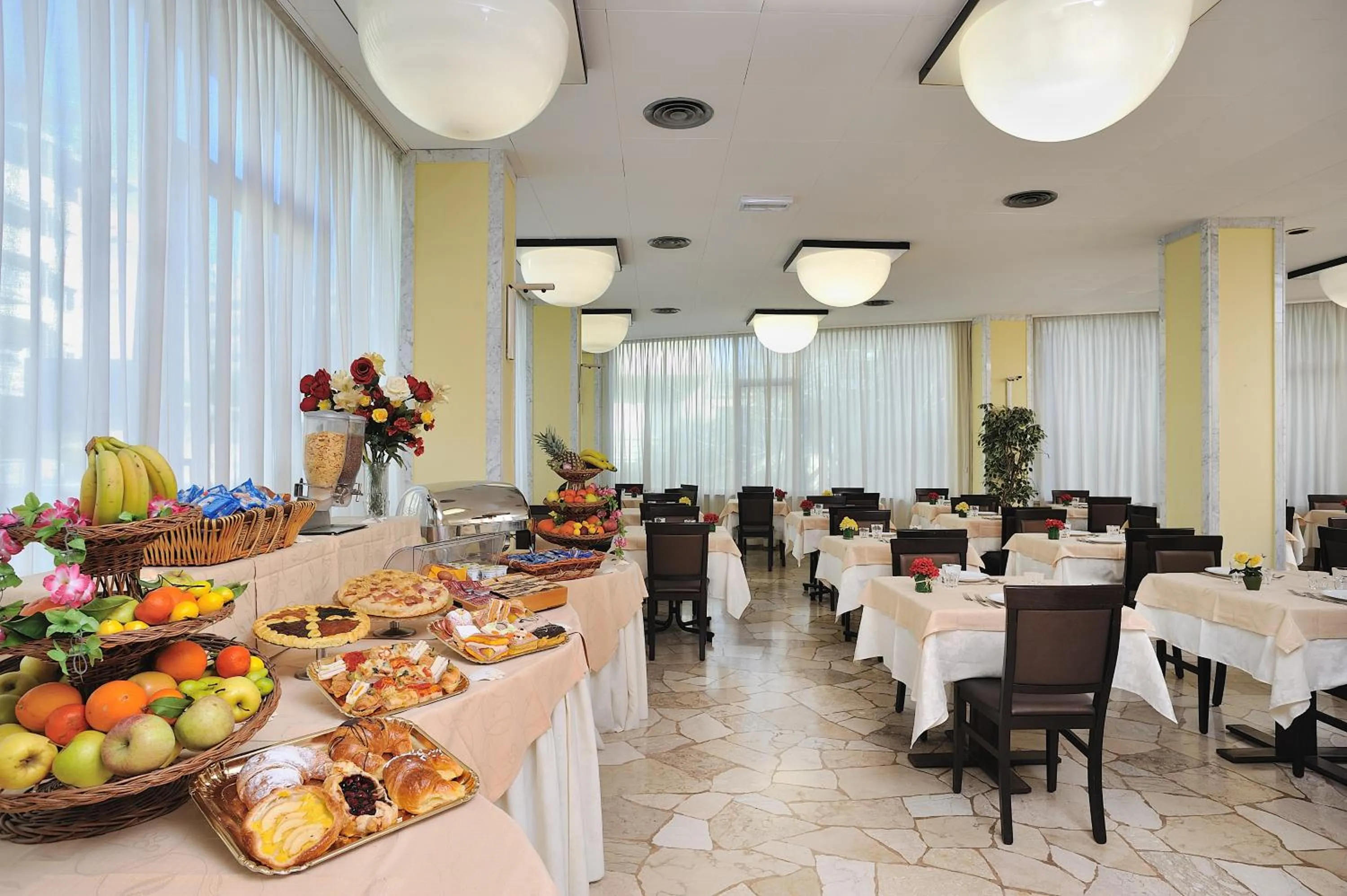Restaurant/places to eat in Hotel Tiberius