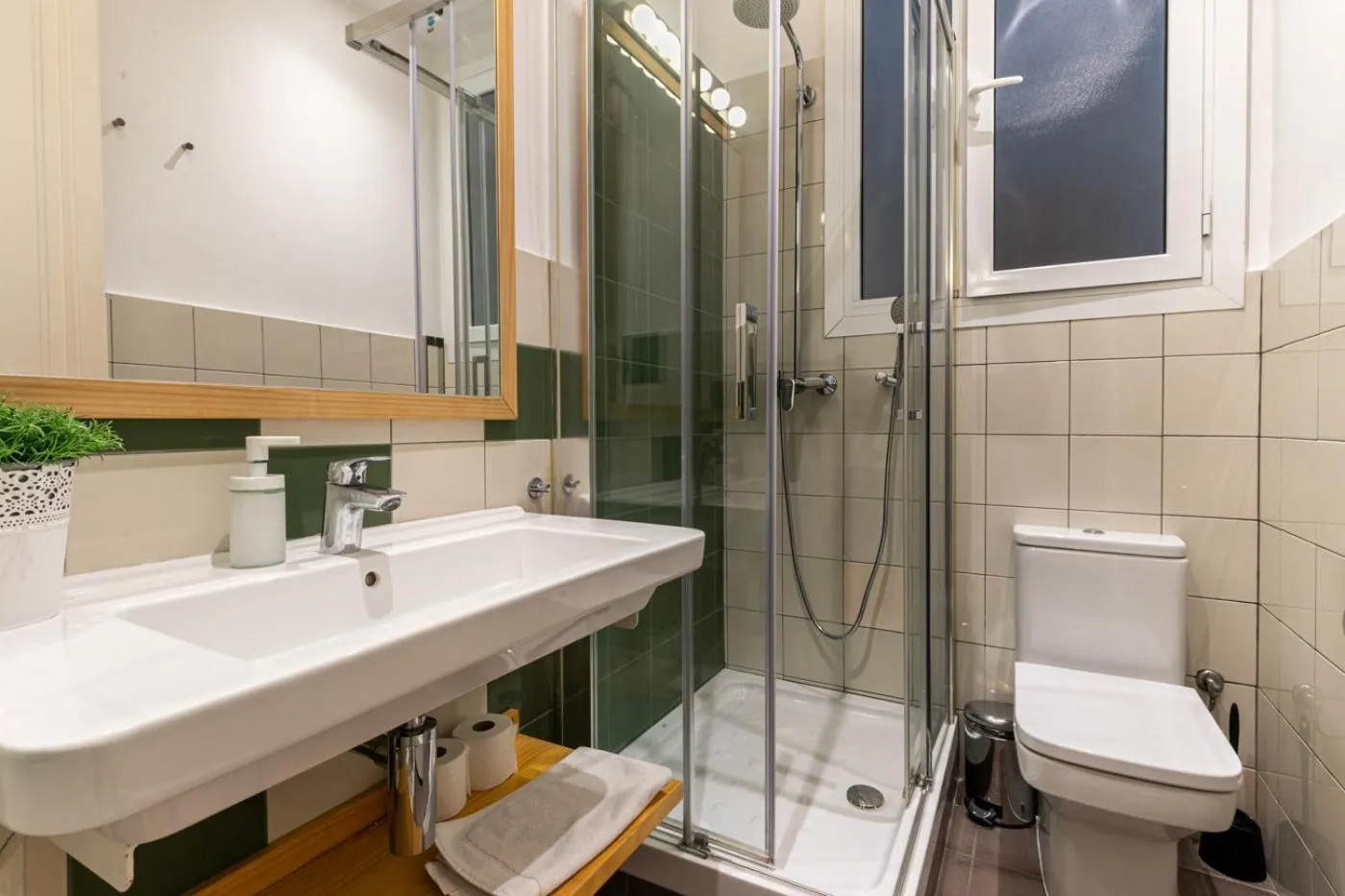 Bathroom in Weflating Sant Antoni Market