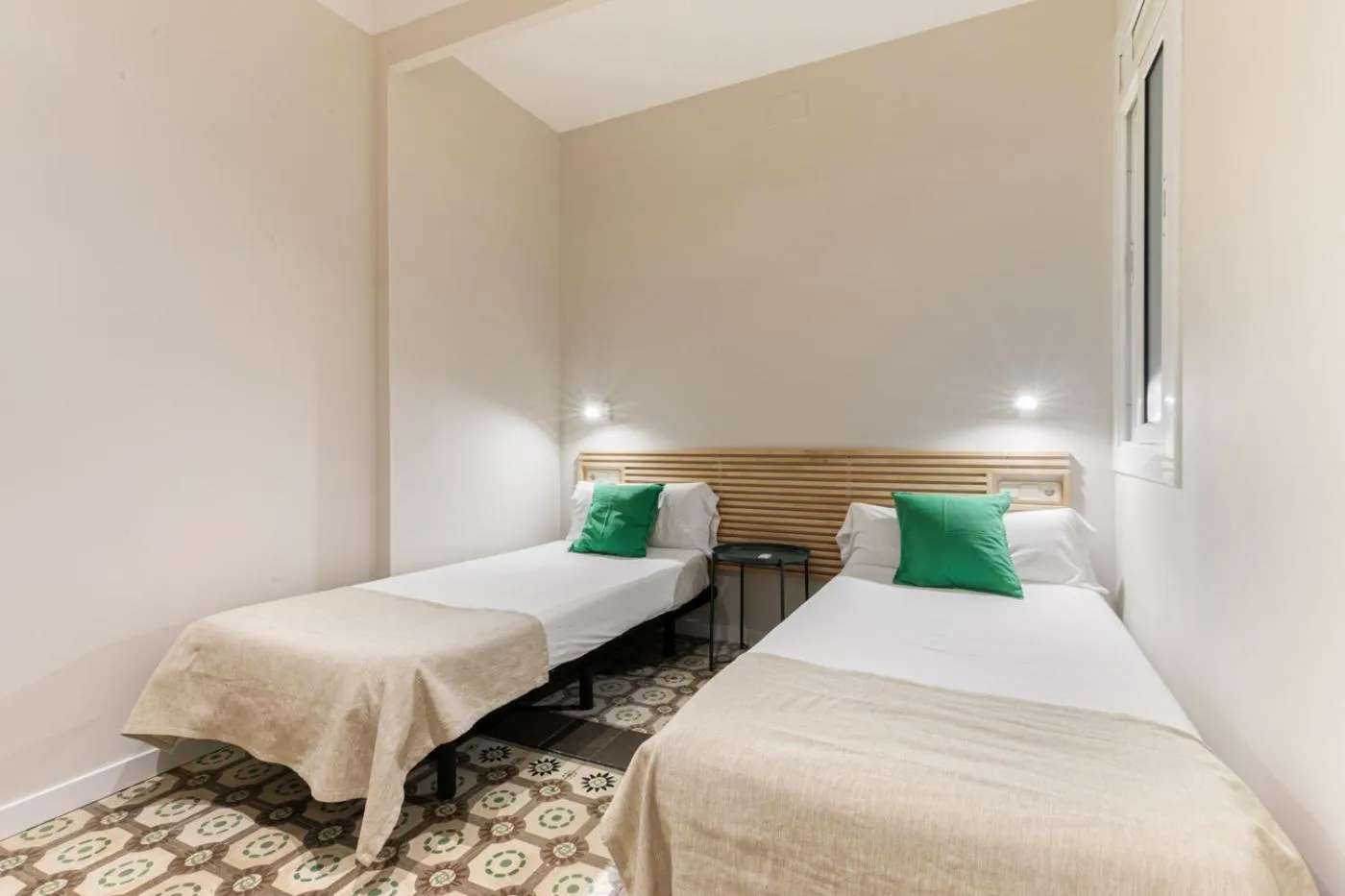 Photo of the whole room, Bed in Weflating Sant Antoni Market