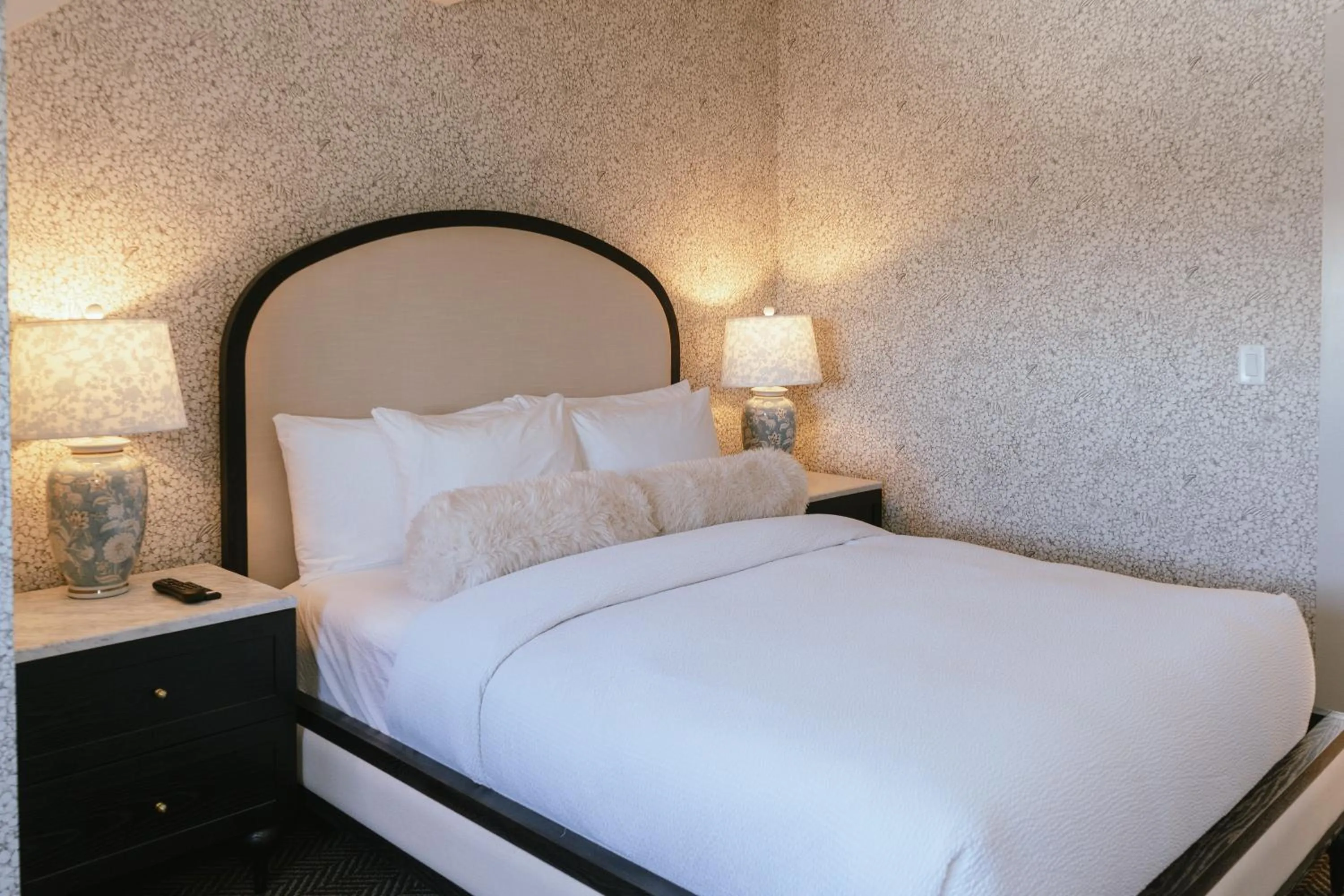 Bed in Hotel Thaxter