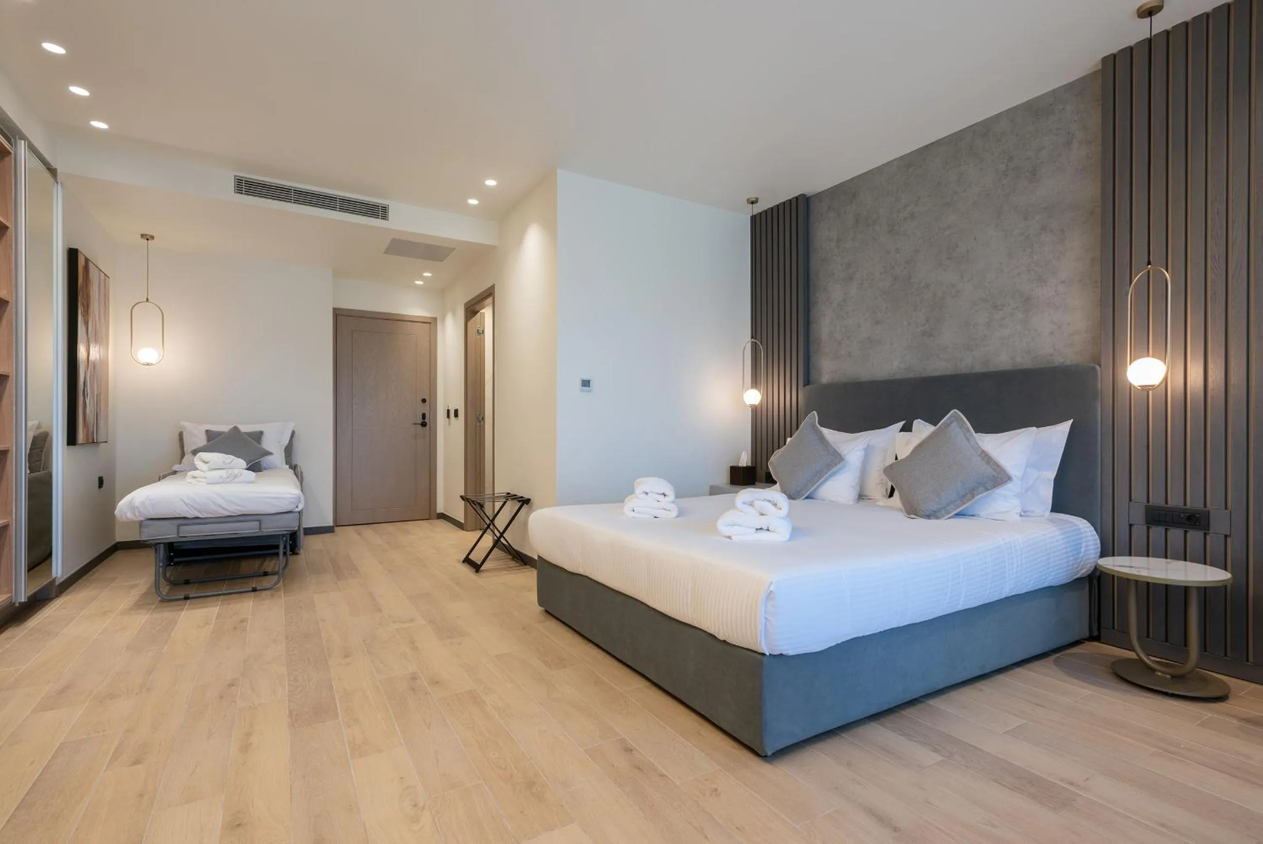 Bed in GRAND PATELLI