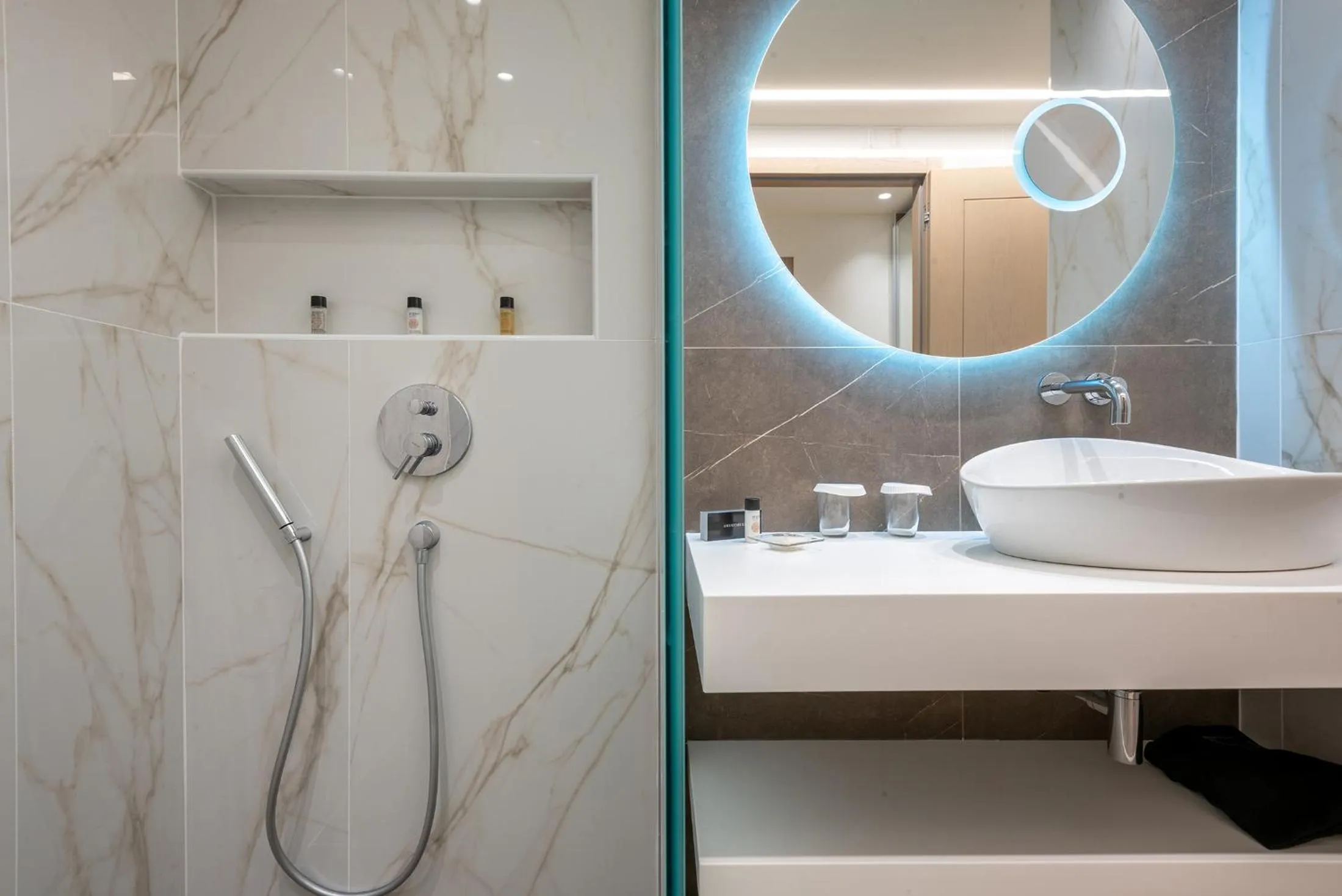 Bathroom in GRAND PATELLI